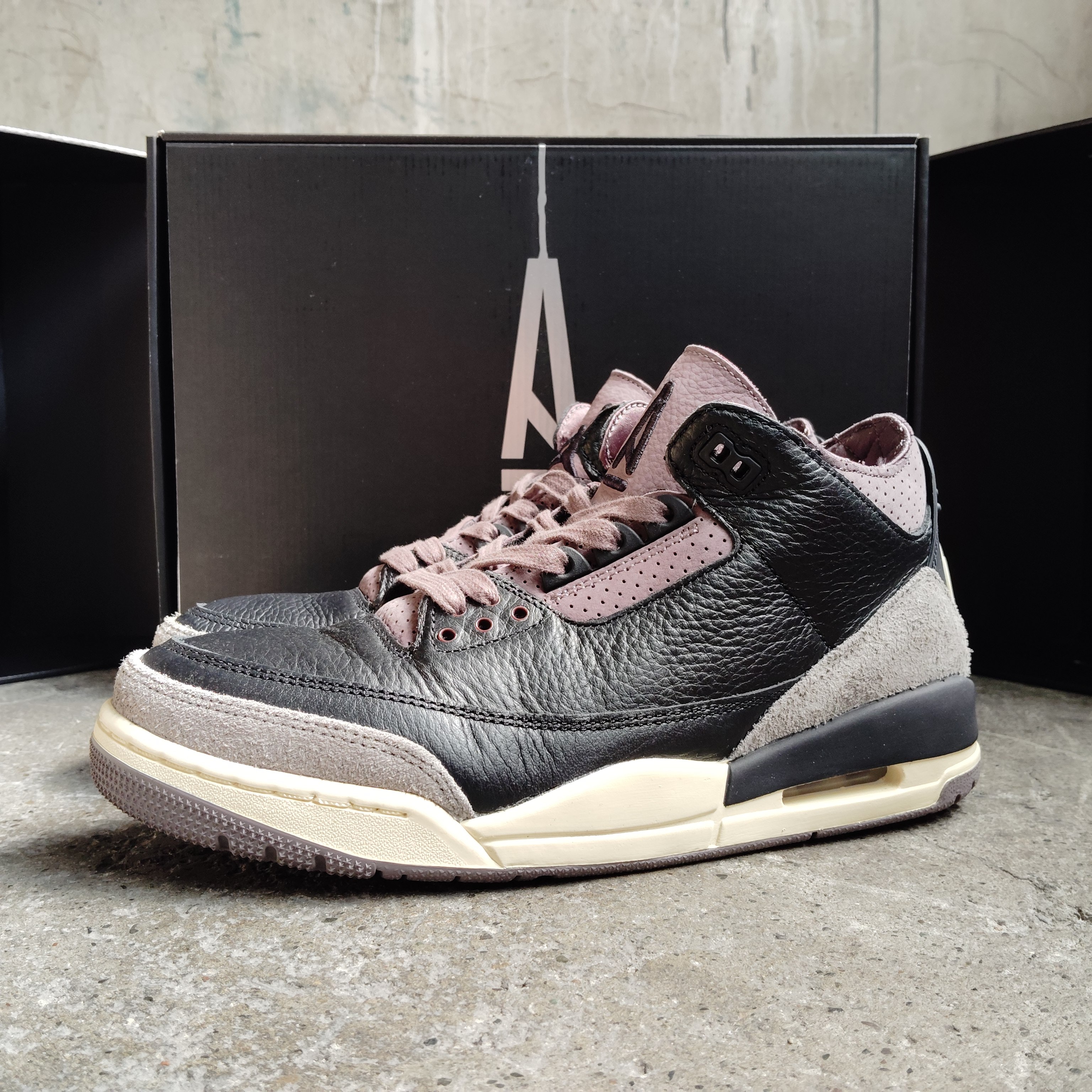A Ma Maniere × Nike Women's Air Jordan 3 Retro OG SP "Black and Flat Pewter/WYWS"