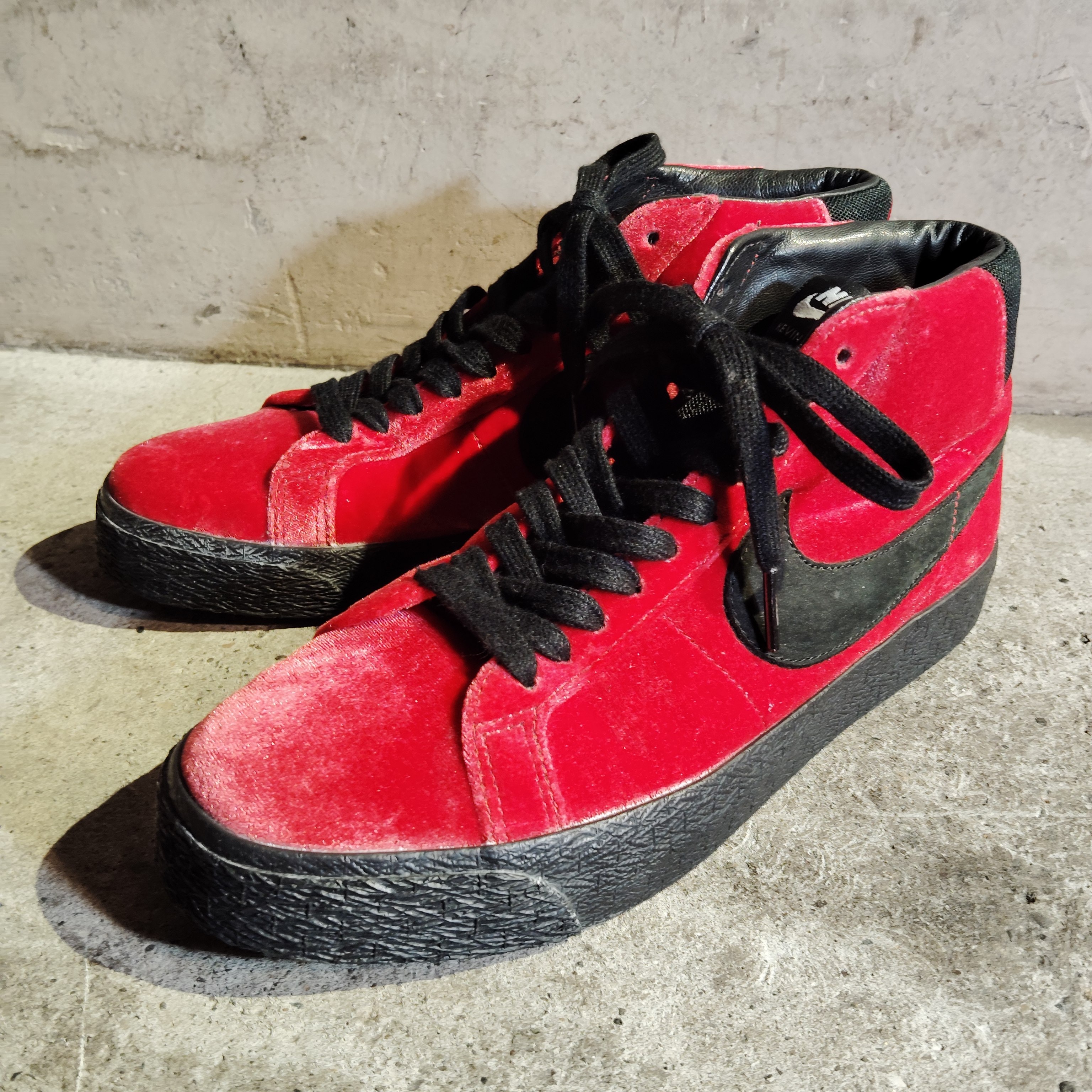 KEVIN BRADLEY × NIKE SB BLAZER MID ISO "KEVIN AND HELL PACK"