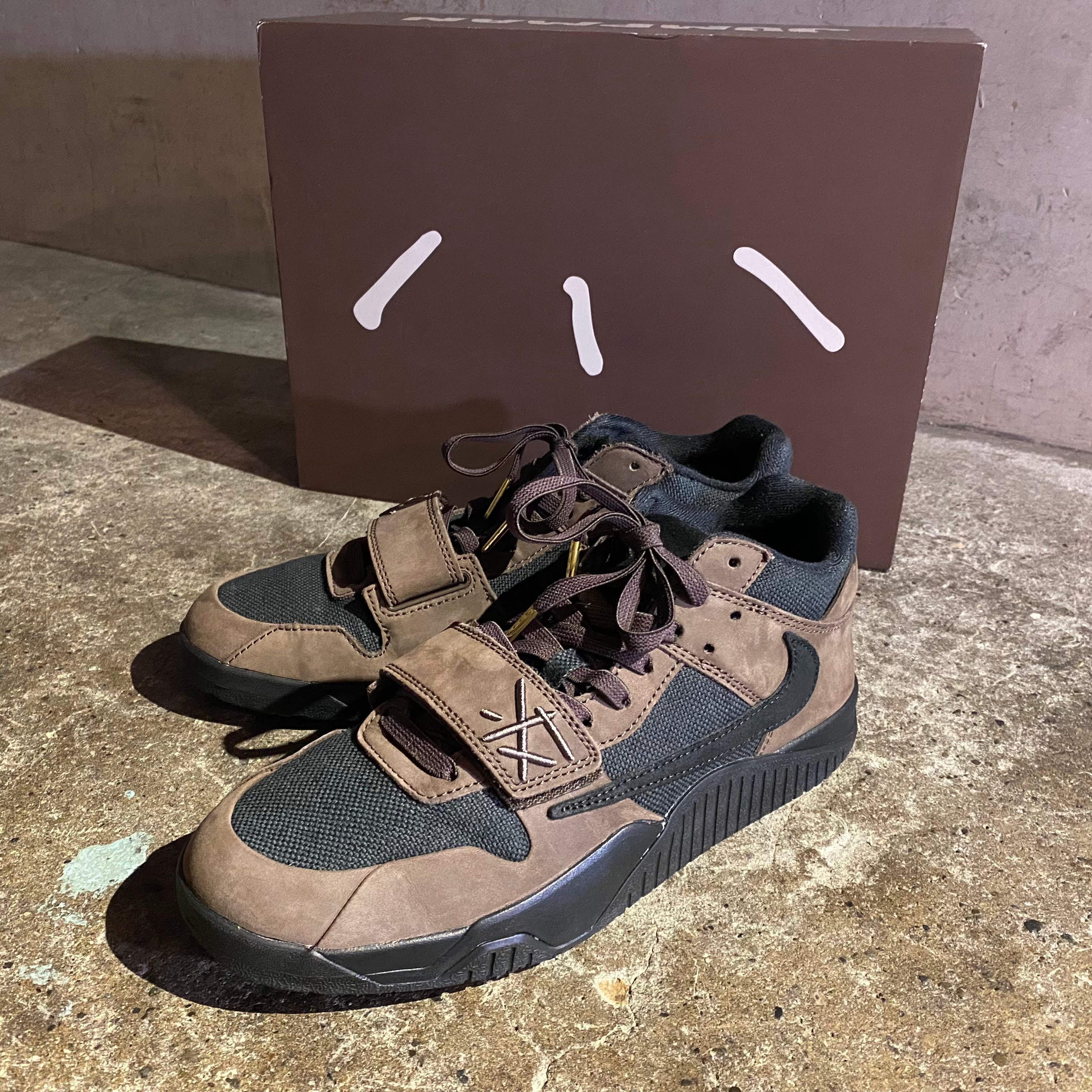 トラヴィススコット × ナイキ ジョーダン ジャンプマンジャック TR CJ1 T-Rexx "ブラック アンド ダークモカ"