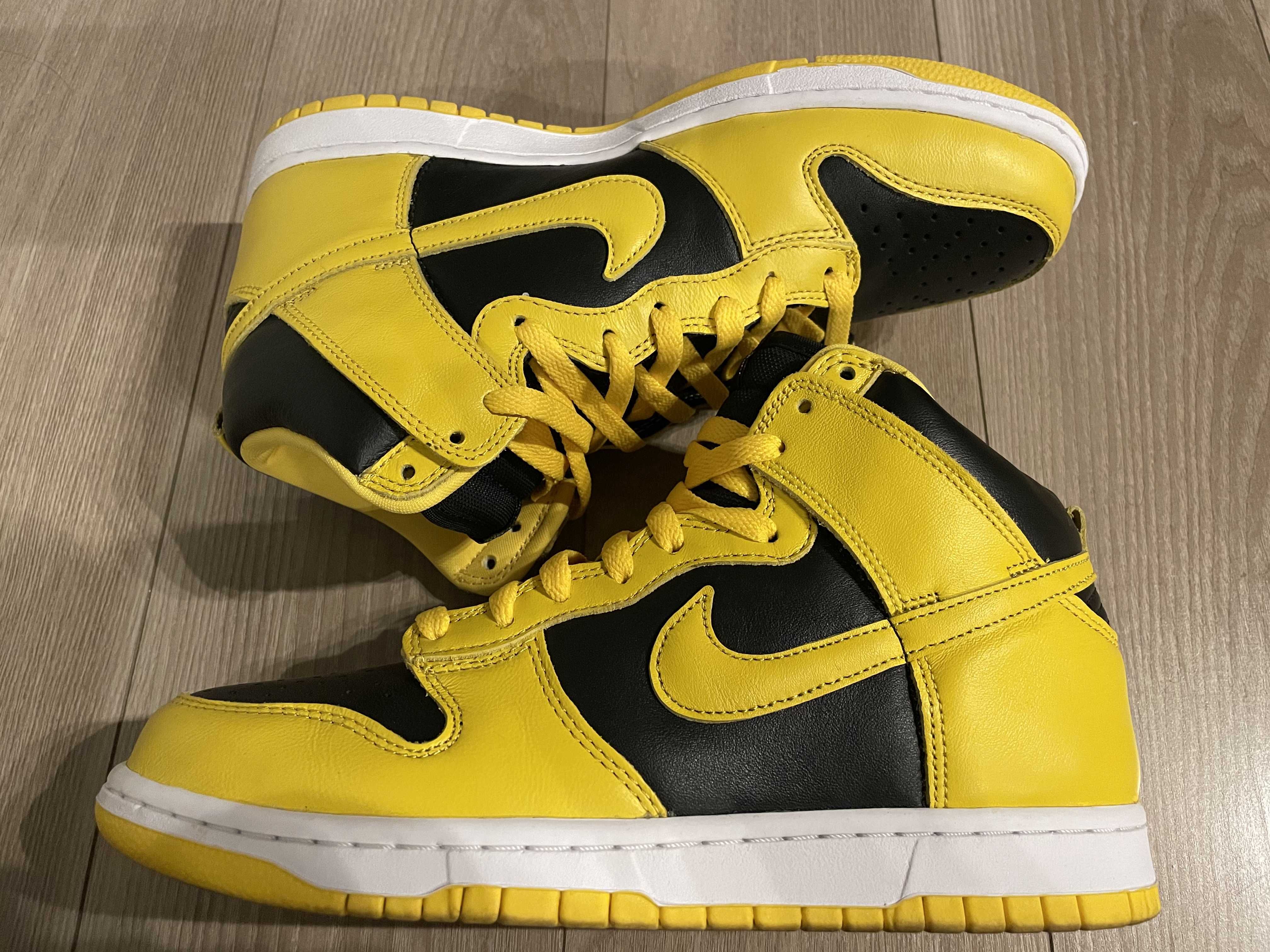 Nike Dunk High "Black/Varsity Maize"