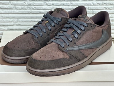 Travis Scott × Nike Air Jordan 1 Low OG SP "Velvet Brown and Dark Mocha"