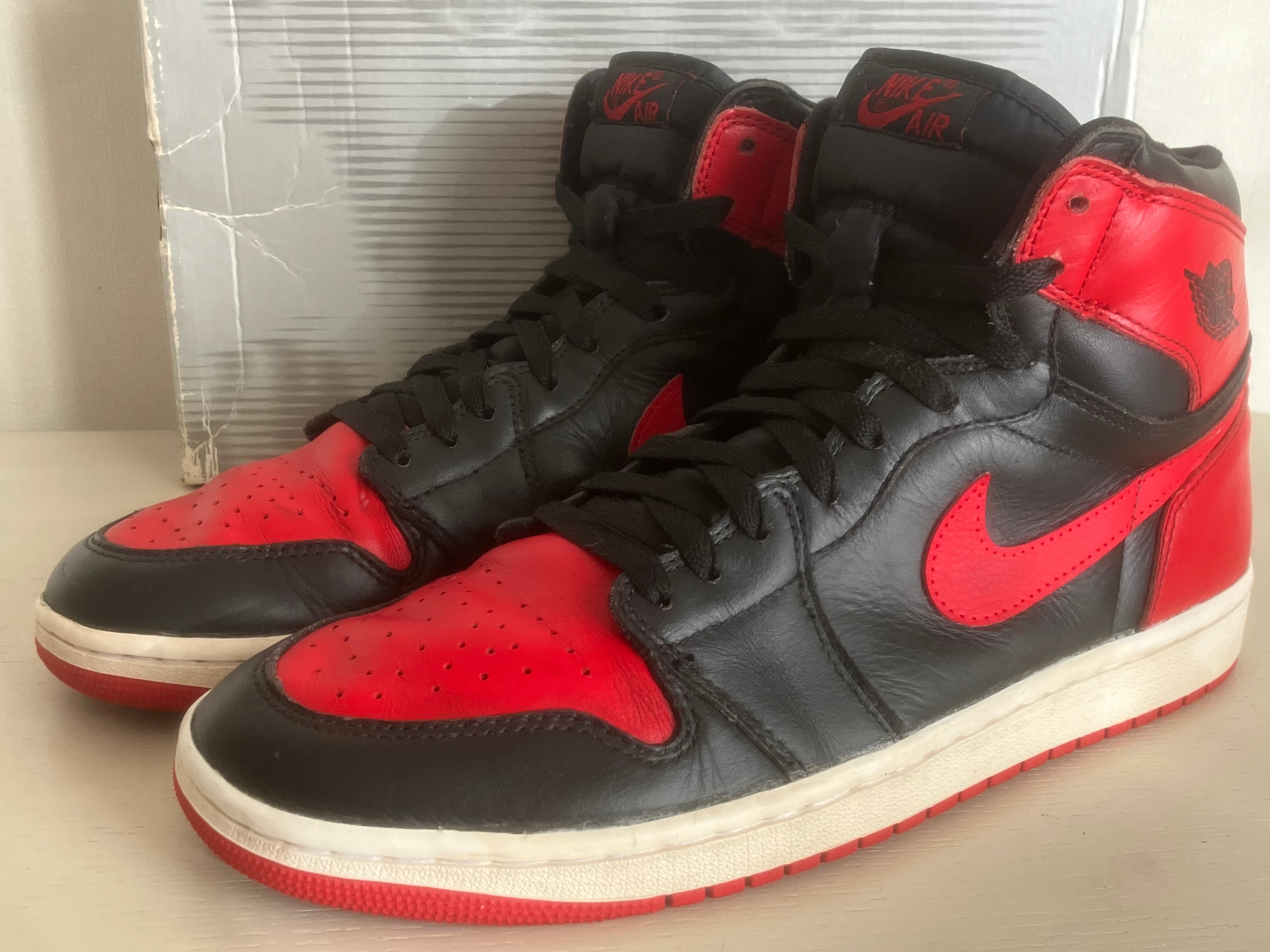 ナイキ エアジョーダン1 レトロ ハイ "ブラック バーシティレッド/ブレッド"(2001)