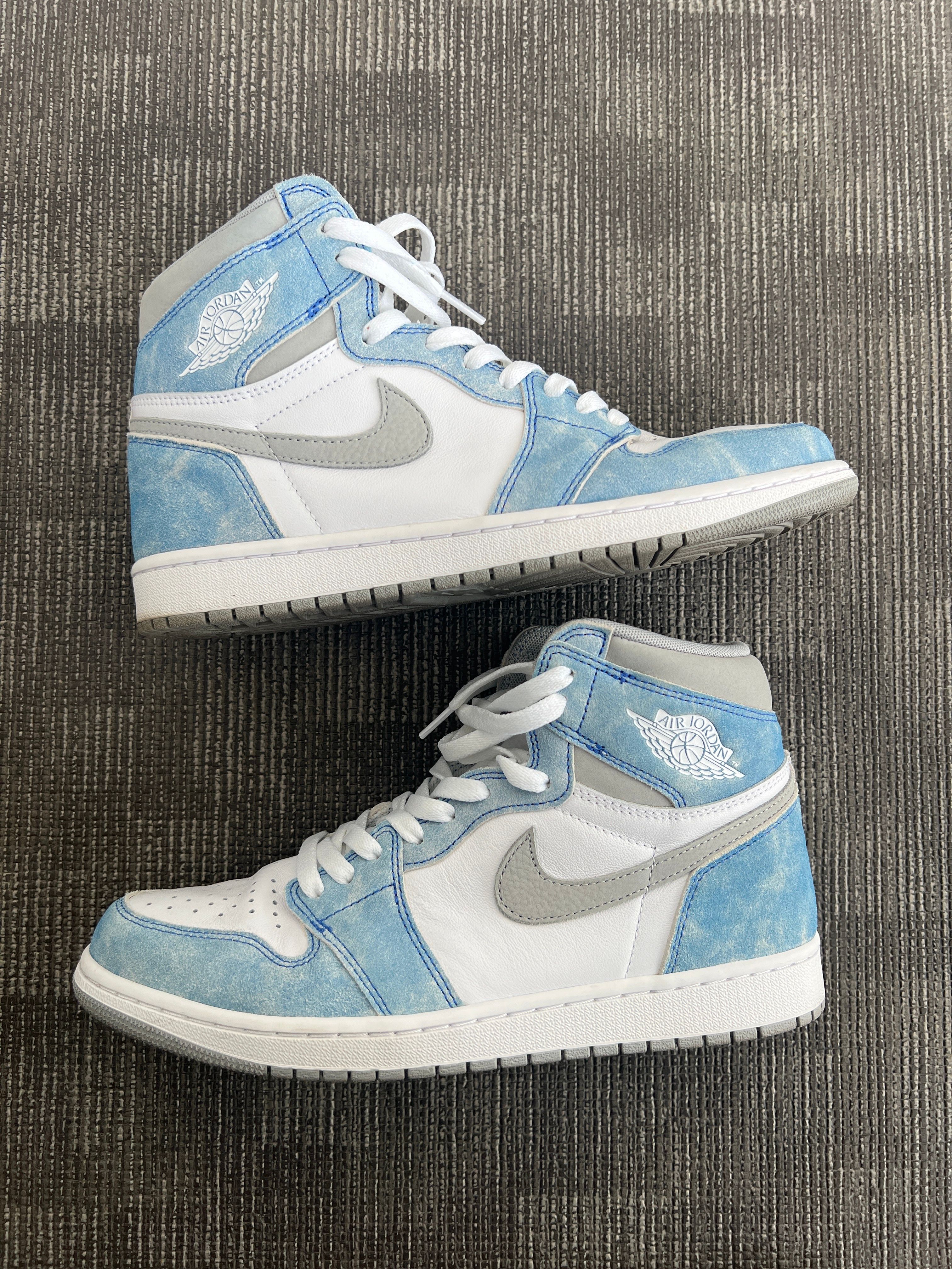 Nike Air Jordan 1 High OG "Hyper Royal"