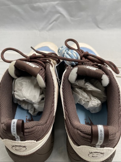 Travis Scott × Nike Zoom Field Jaxx "Pale Ivory and Leche Blue"