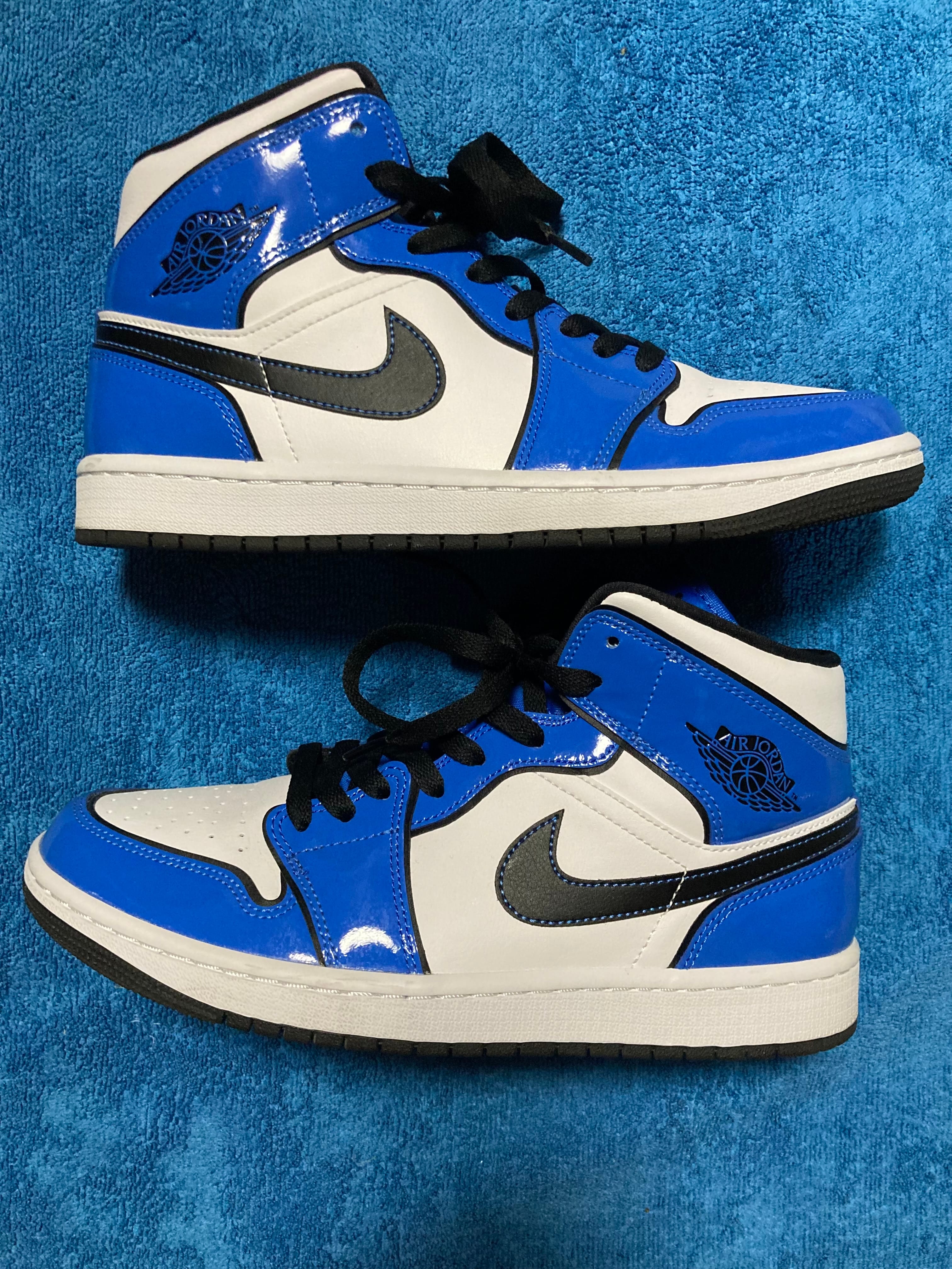 Nike Air Jordan 1 Mid SE "Signal Blue"