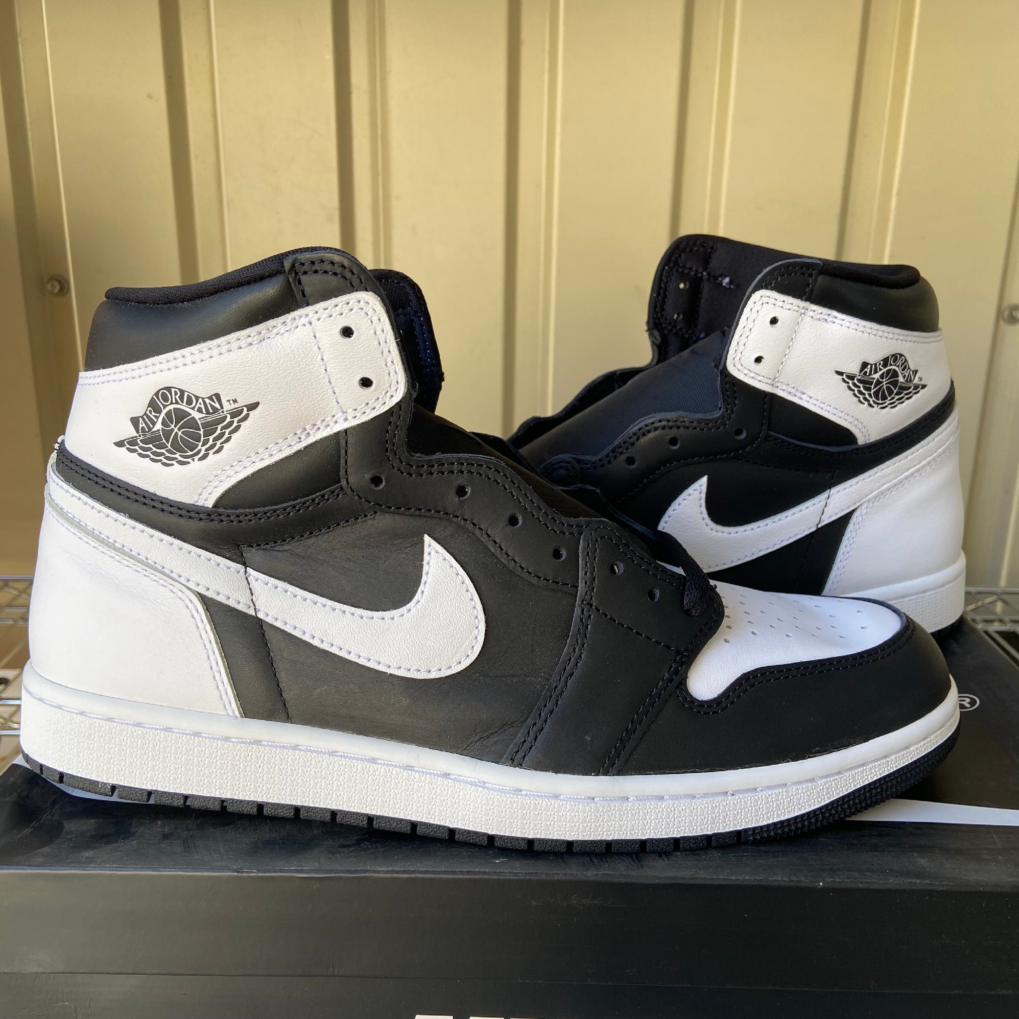 Nike Air Jordan 1 Retro High OG "Black/White"