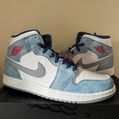 Nike Air Jordan 1 Mid SE "White/Hyper Royal/Red"