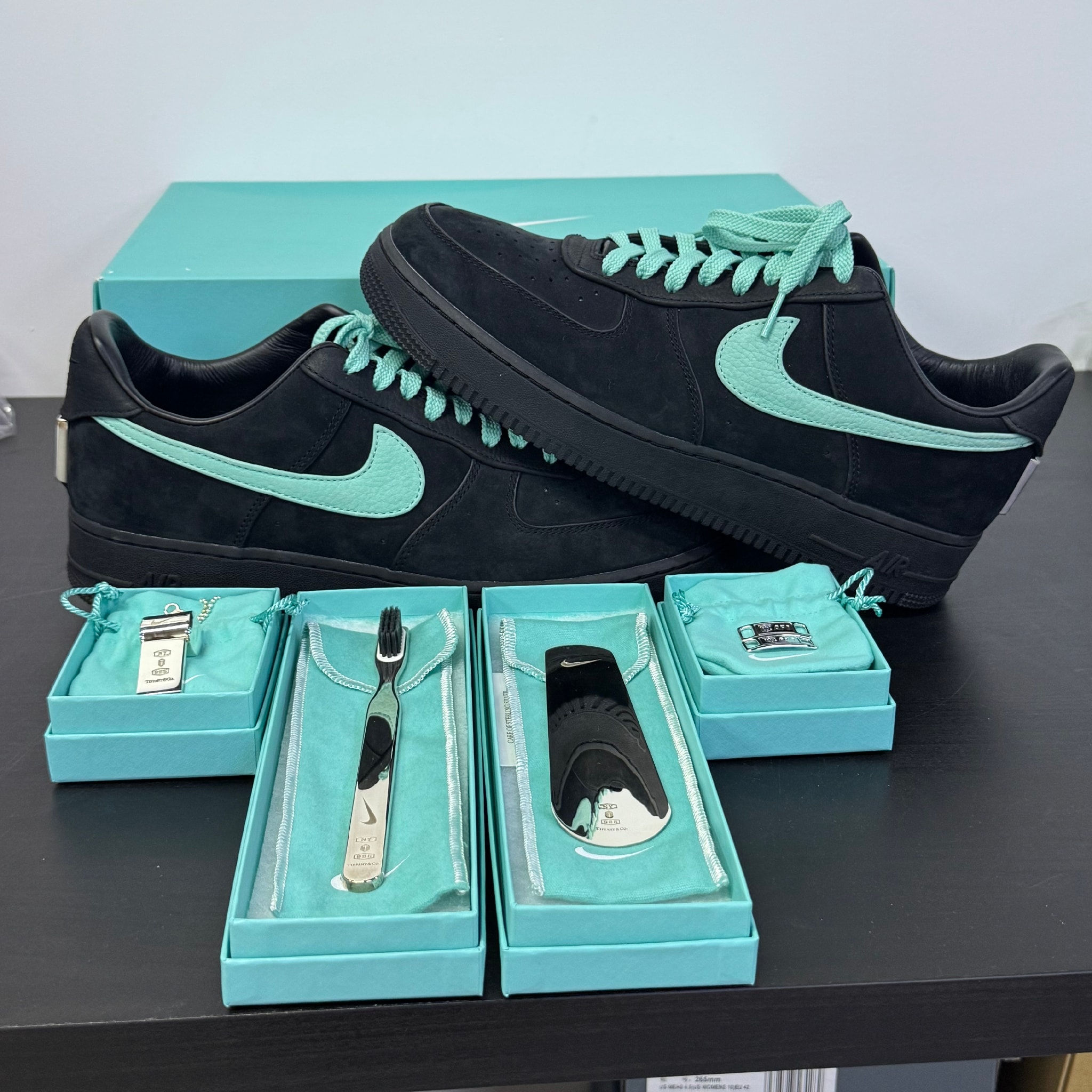 Tiffany & Co. × Nike Air Force 1 Low "1837"