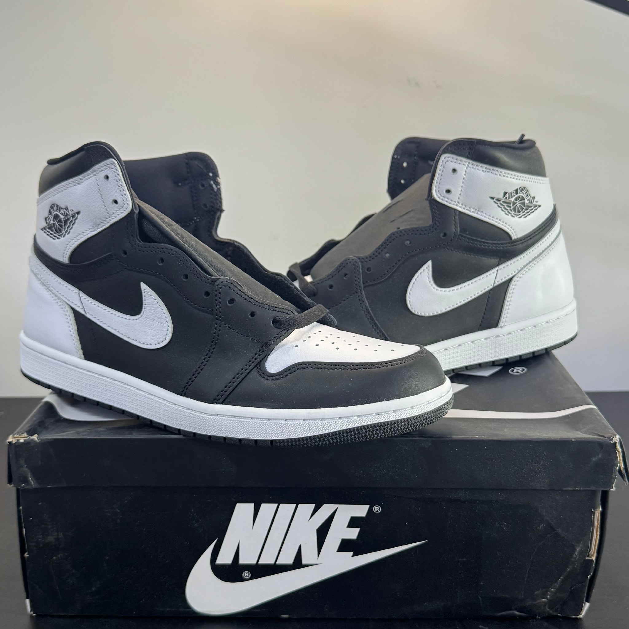 Nike Air Jordan 1 Retro High OG "Black/White"