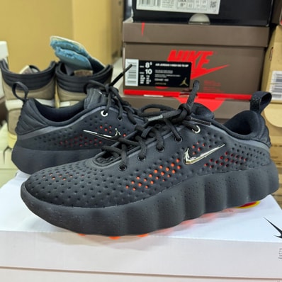 Nike Mind 002 "Black/Hyper Crimson"