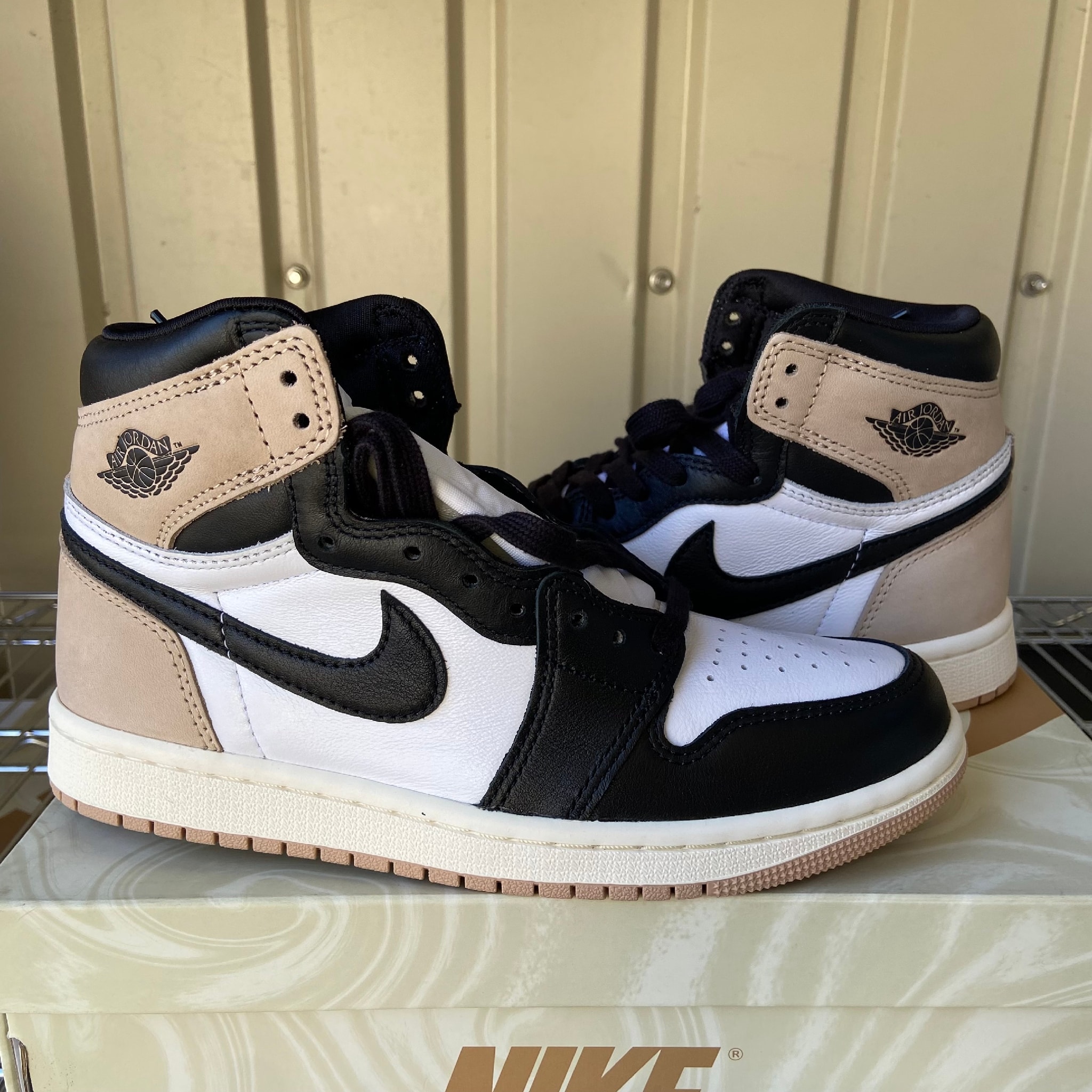 Nike Women's Air Jordan 1 Retro High OG "Latte"