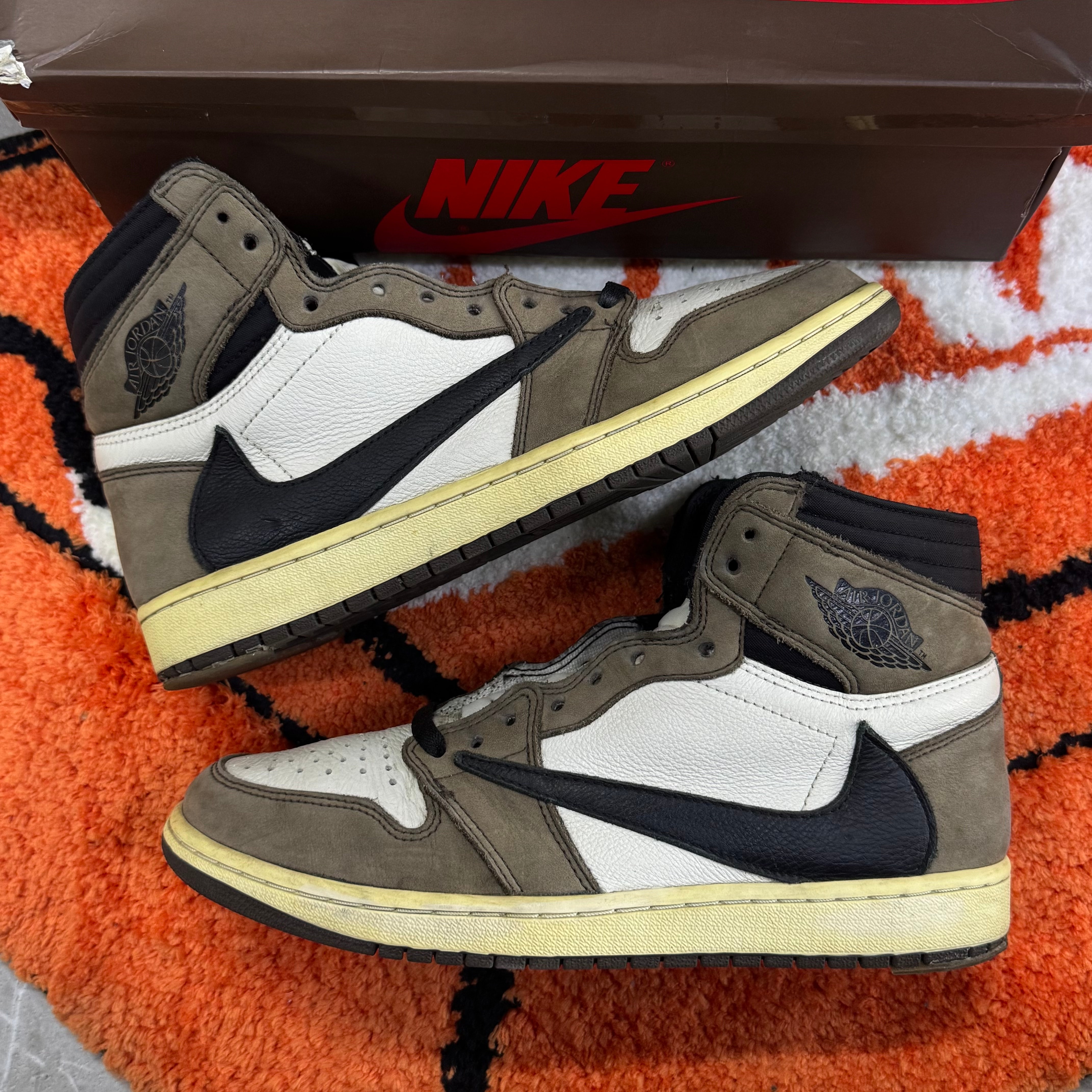 Travis Scott × Nike Air Jordan 1 Retro High OG TS SP "Sail/Dark Mocha"