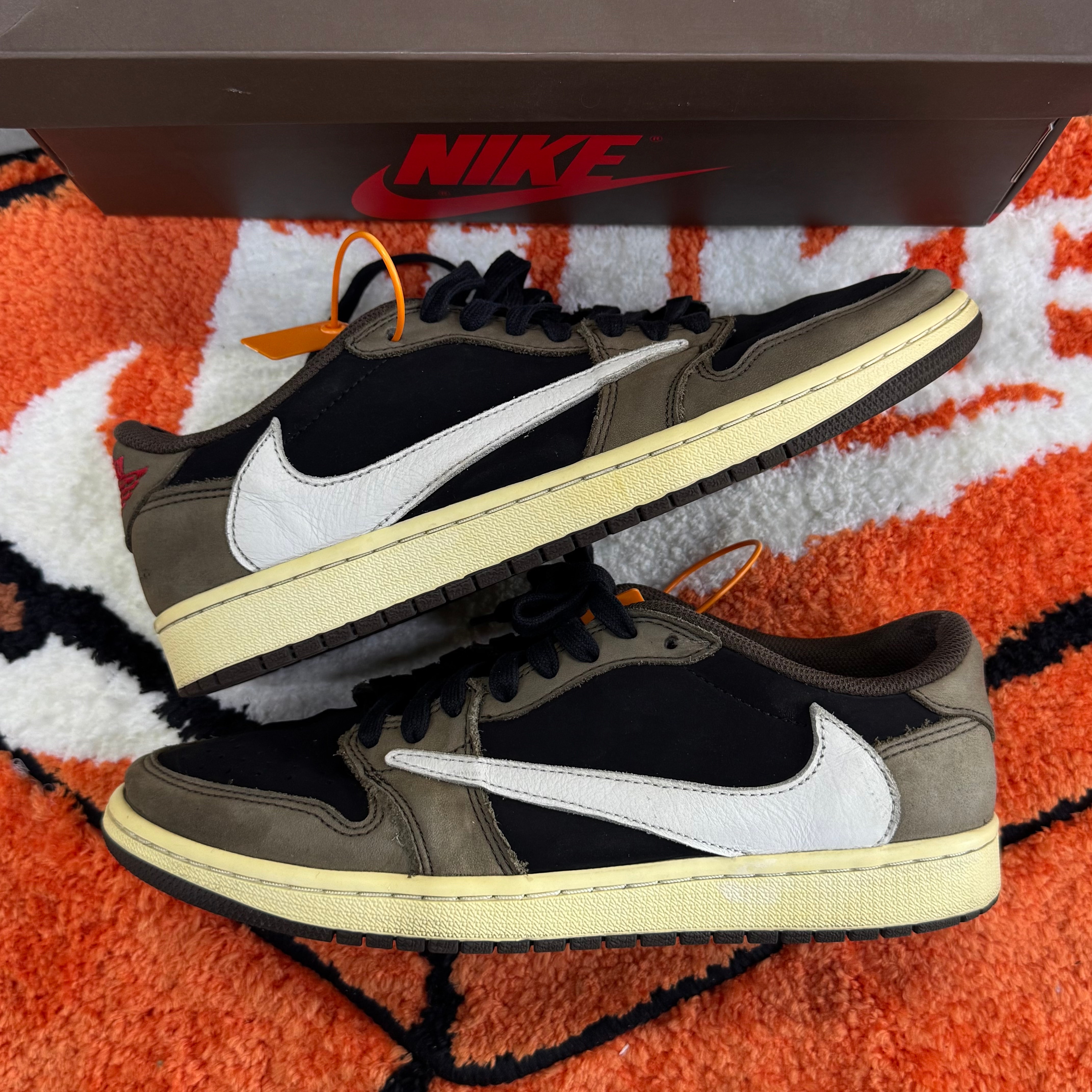 Travis Scott × Nike Air Jordan 1 Low OG SP-T "Black/Dark Mocha"