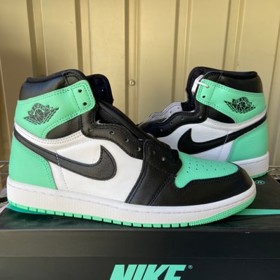 Nike Air Jordan 1 High OG "Green Glow"