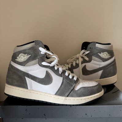 Nike Air Jordan 1 Retro High OG "Black and Smoke Grey"