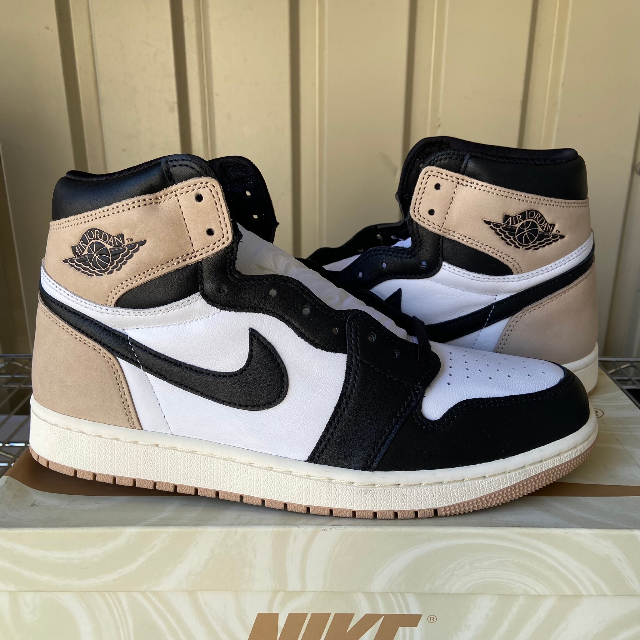 Nike Women's Air Jordan 1 Retro High OG "Latte"