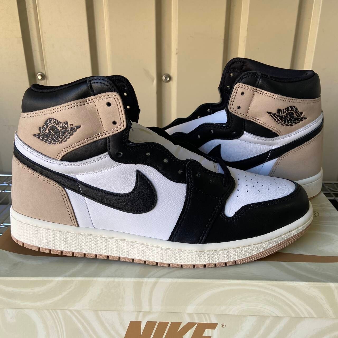 Nike Women's Air Jordan 1 Retro High OG "Latte"