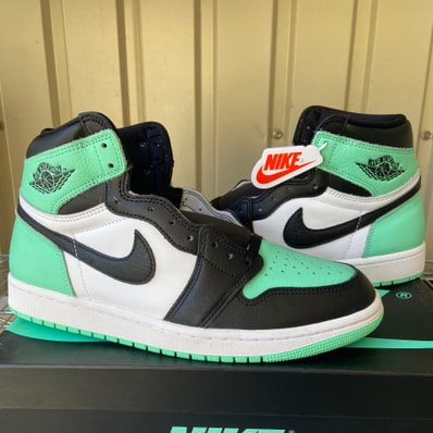 Nike Air Jordan 1 High OG "Green Glow"
