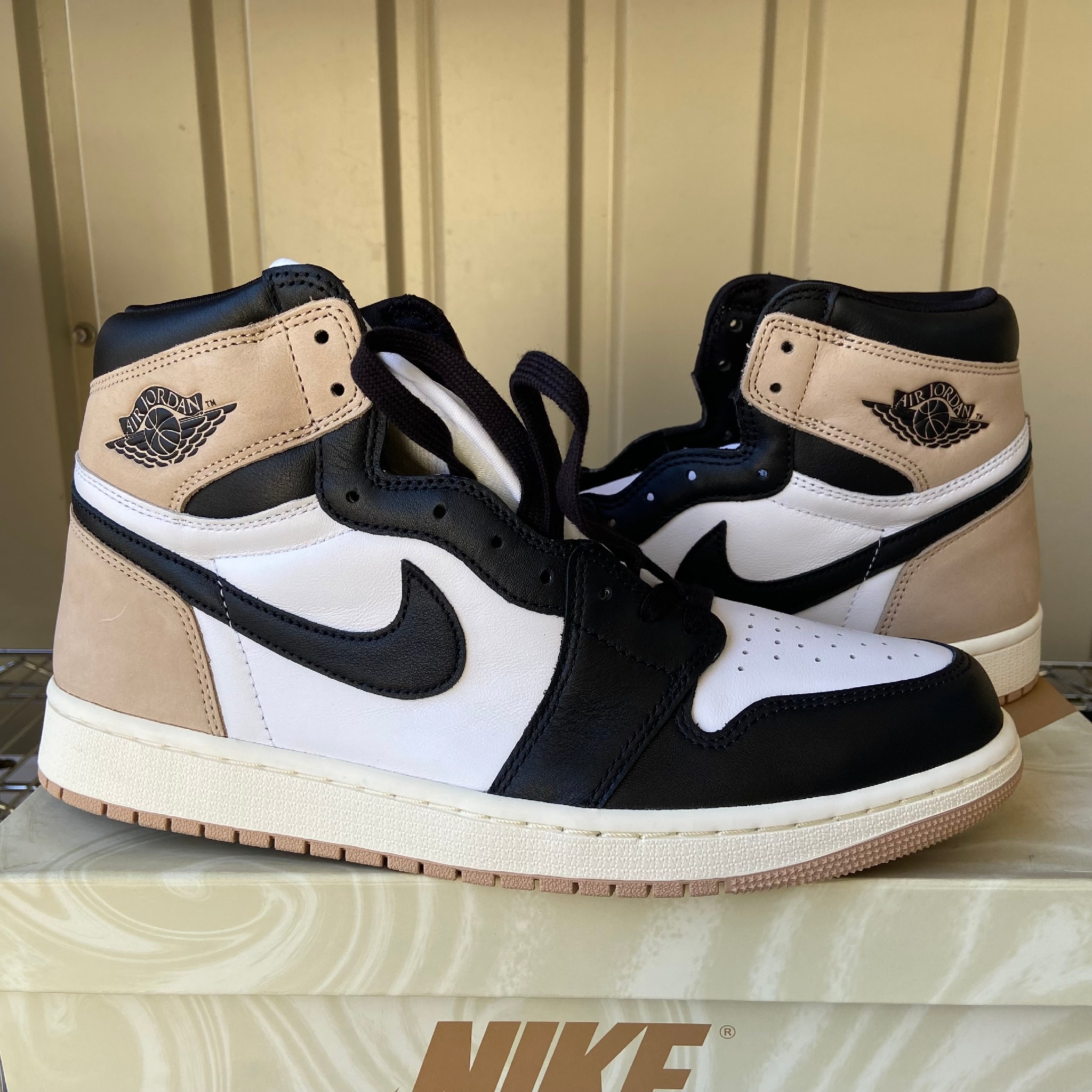 Nike Women's Air Jordan 1 Retro High OG "Latte"