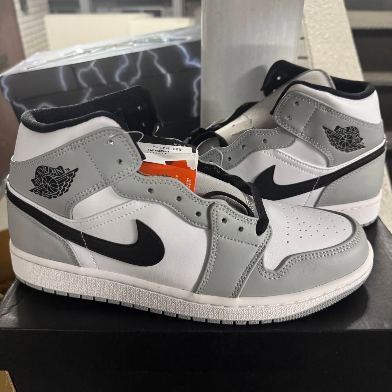 Nike Air Jordan 1 Mid "Light Smoke Grey/White/Black"