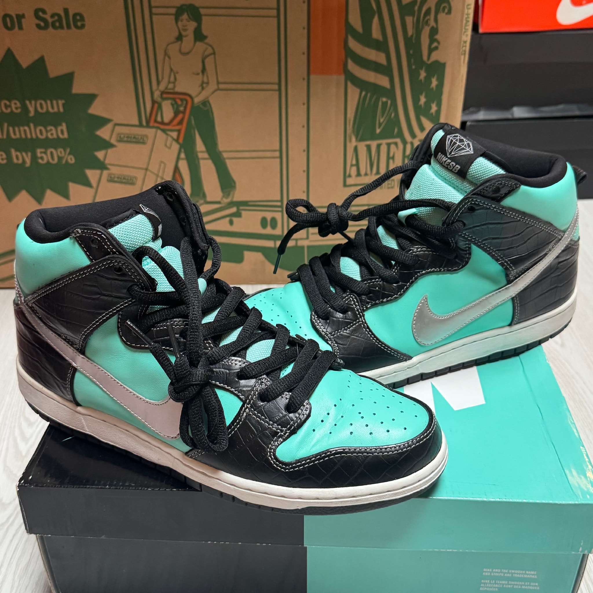 Diamond Supply × Nike SB Dunk High "Tiffany"