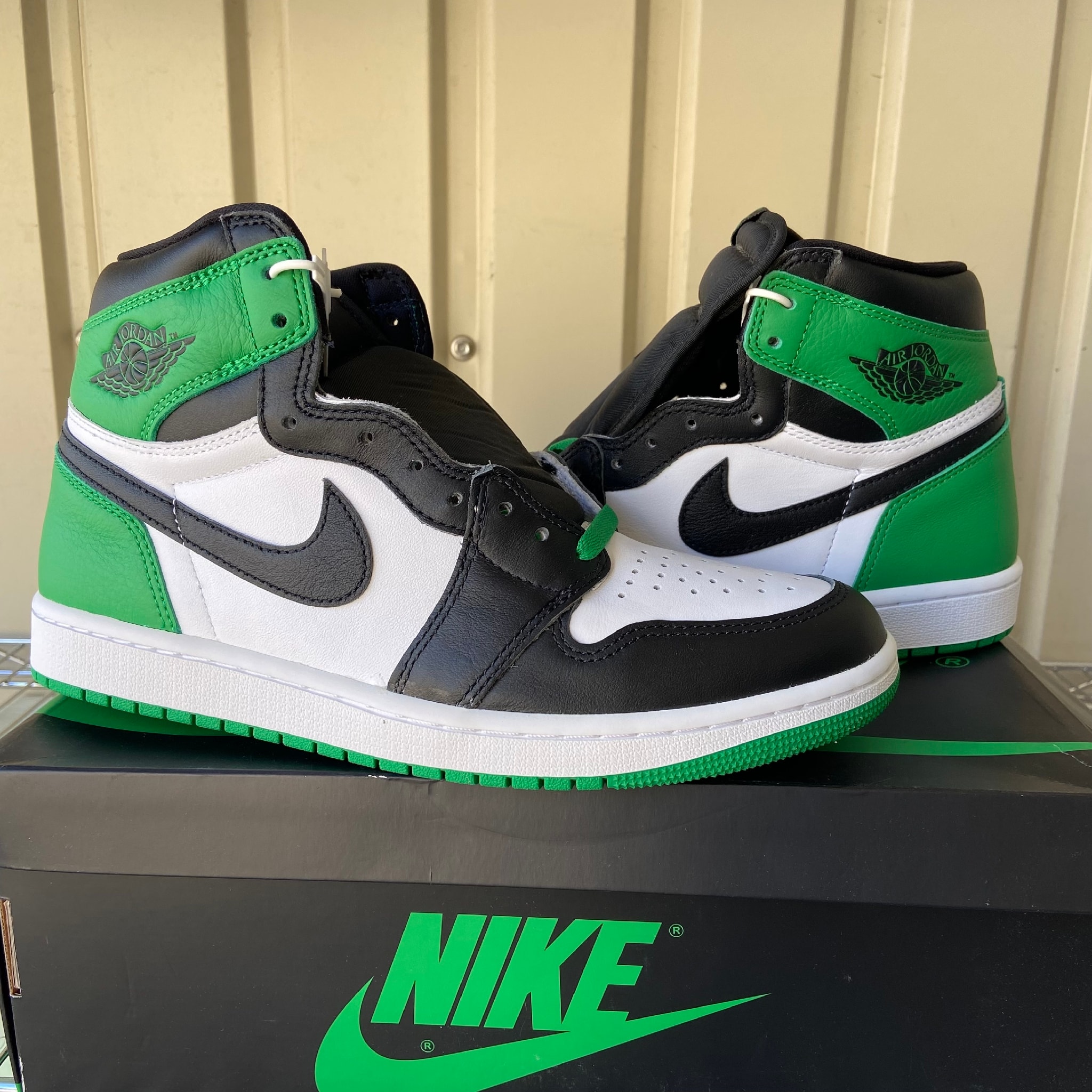 Nike Air Jordan 1 Retro High OG "Celtics/Black and Lucky Green" (2023)