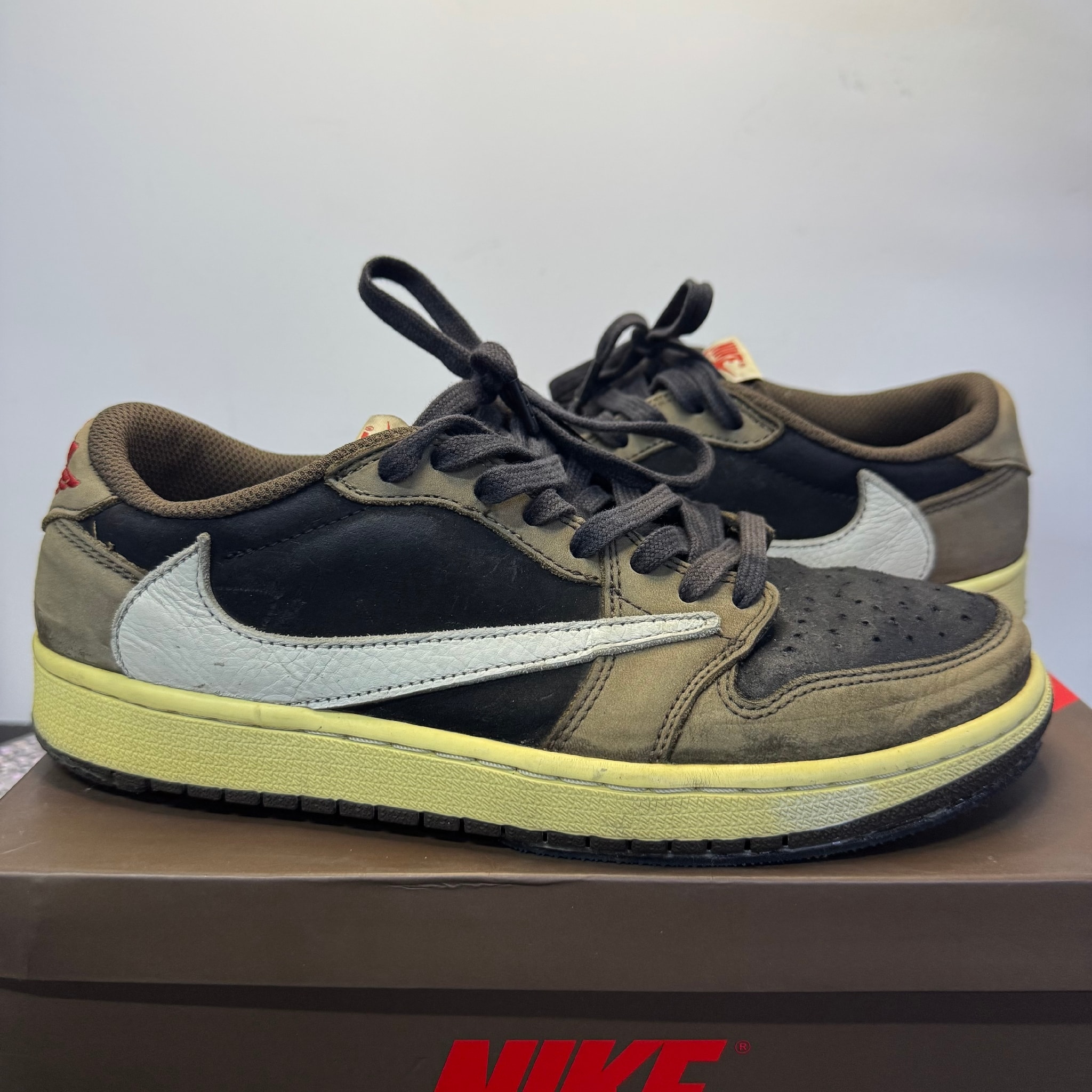 Travis Scott × Nike Air Jordan 1 Low OG SP-T  "Black/Dark Mocha"