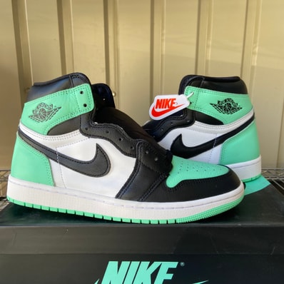 Nike Air Jordan 1 High OG "Green Glow"