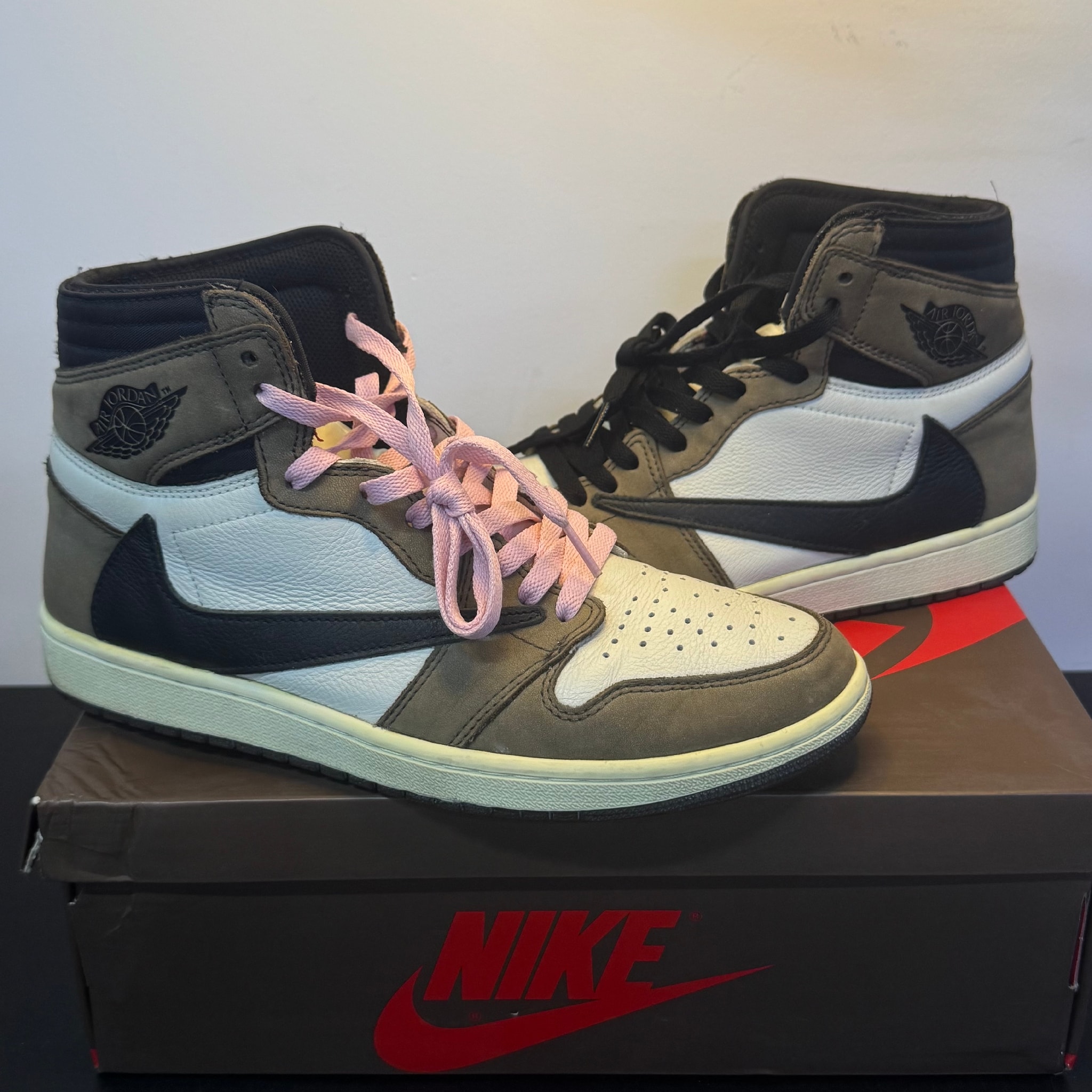 Travis Scott × Nike Air Jordan 1 Retro High OG TS SP "Sail/Dark Mocha"