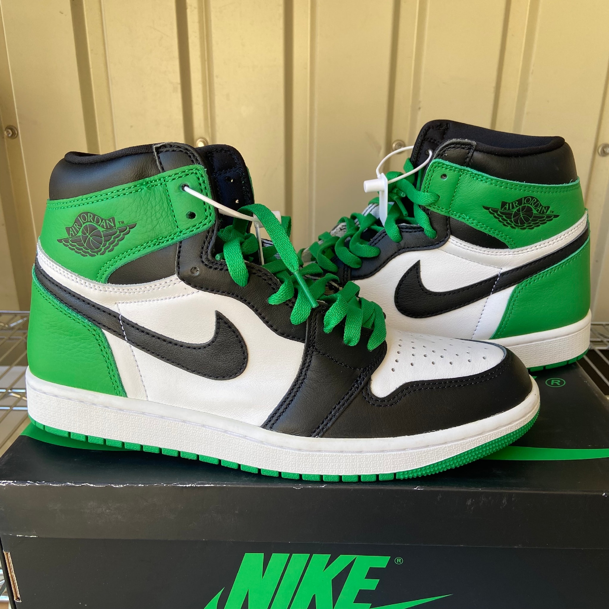 Nike Air Jordan 1 Retro High OG "Celtics/Black and Lucky Green" (2023)