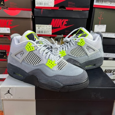 Nike Air Jordan 4 Retro LE "Neon"