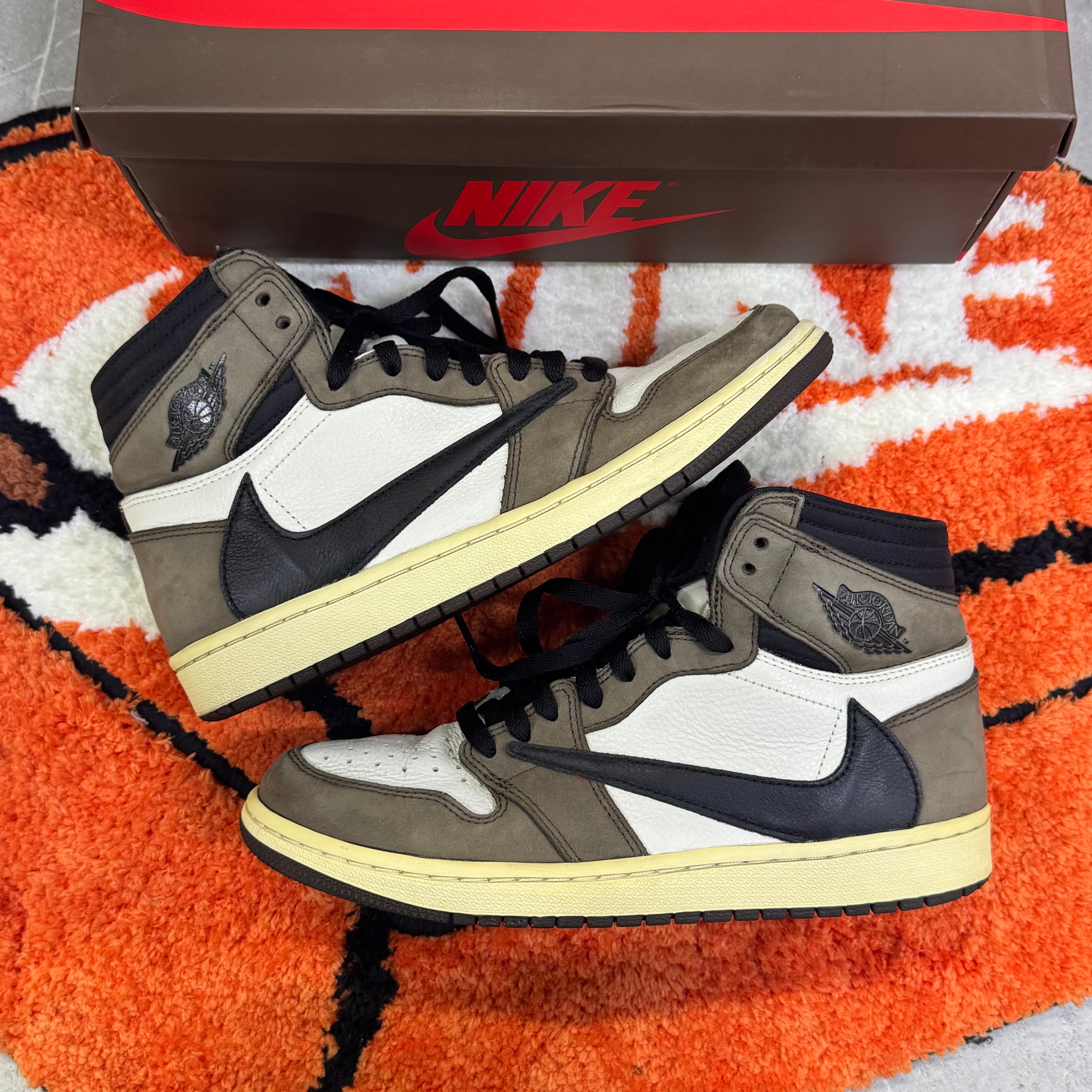 Travis Scott × Nike Air Jordan 1 Retro High OG TS SP "Sail/Dark Mocha"