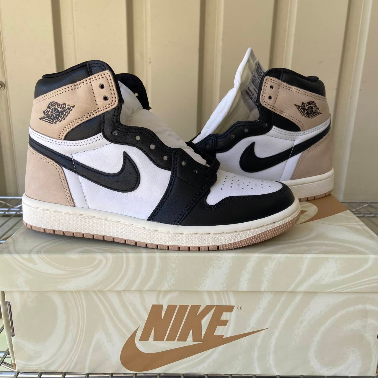 Nike Women's Air Jordan 1 Retro High OG "Latte"