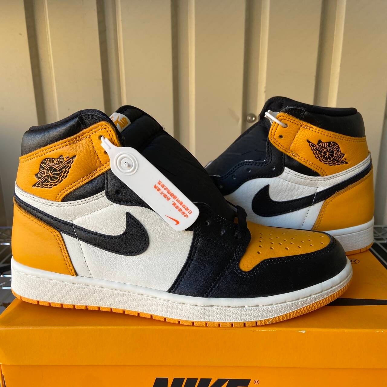 Nike Air Jordan 1 Retro High OG "Taxi"