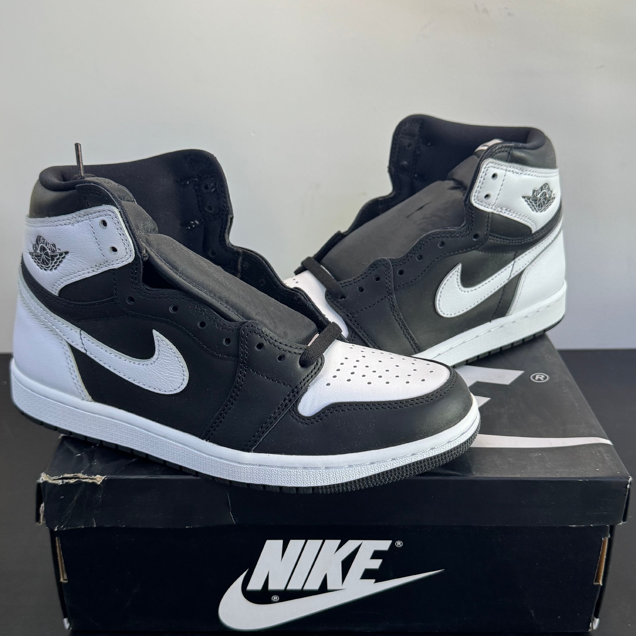 Nike Air Jordan 1 Retro High OG "Black/White"
