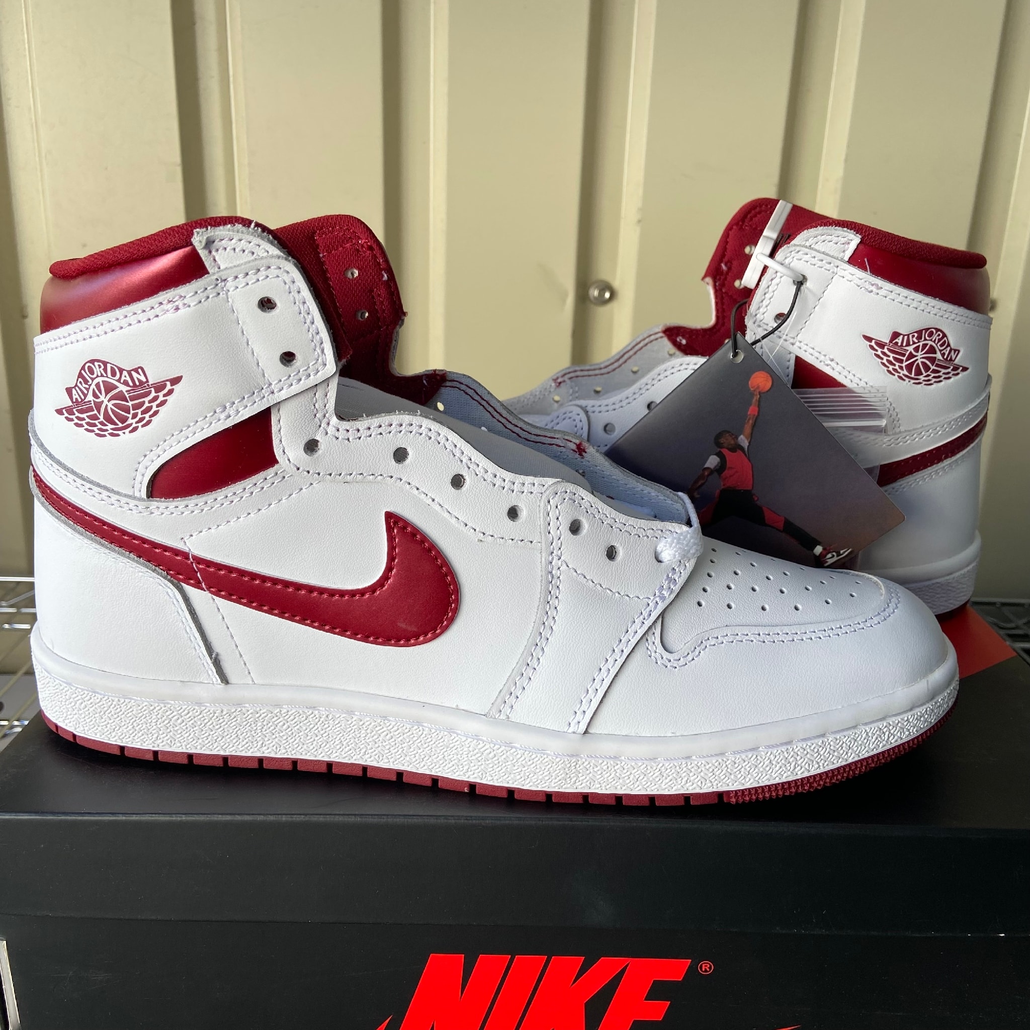 Nike Air Jordan 1 High '85 "Metallic Burgundy"