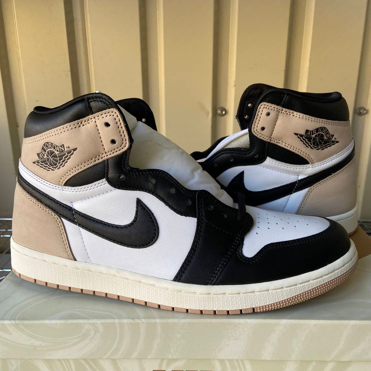 Nike Women's Air Jordan 1 Retro High OG "Latte"