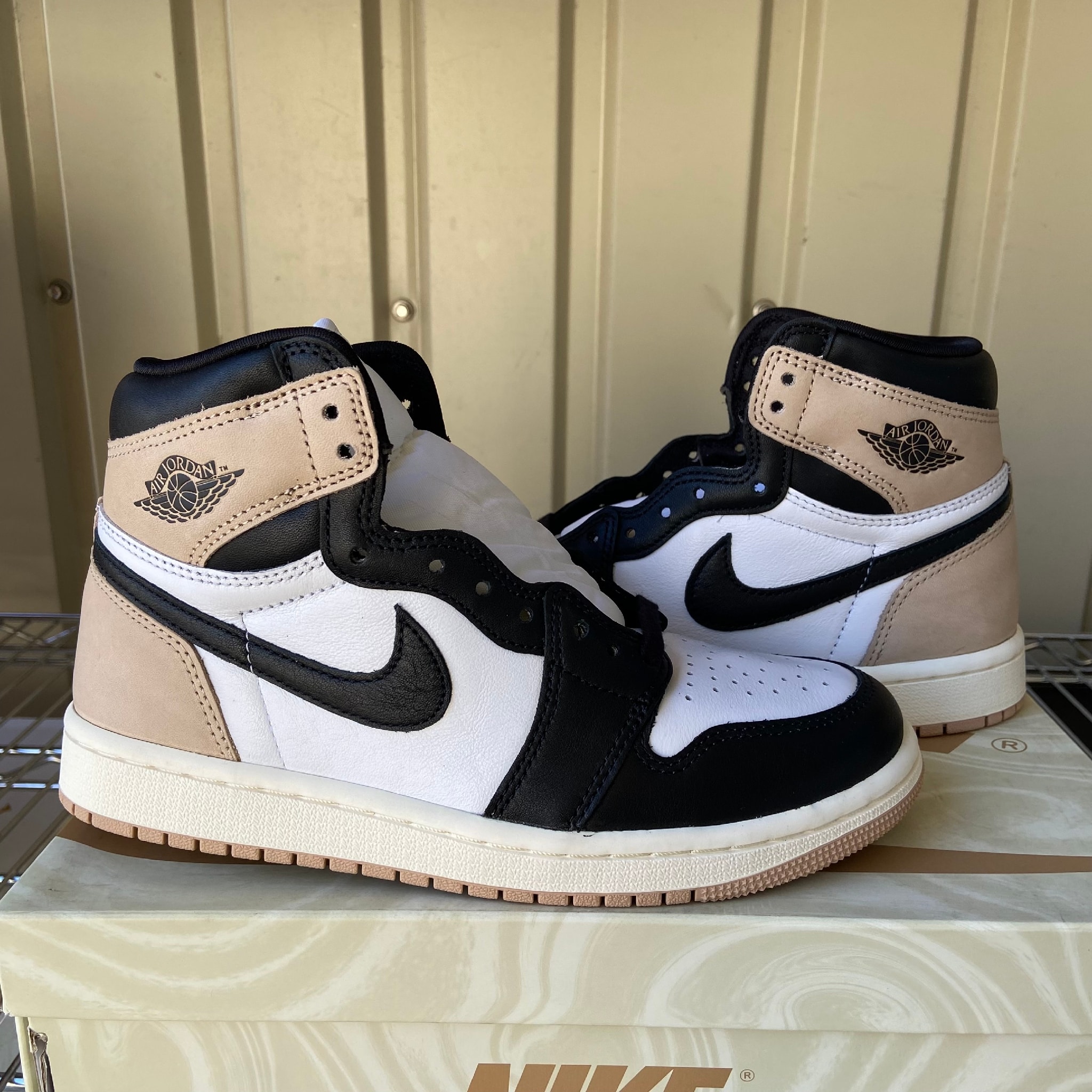 Nike Women's Air Jordan 1 Retro High OG "Latte"