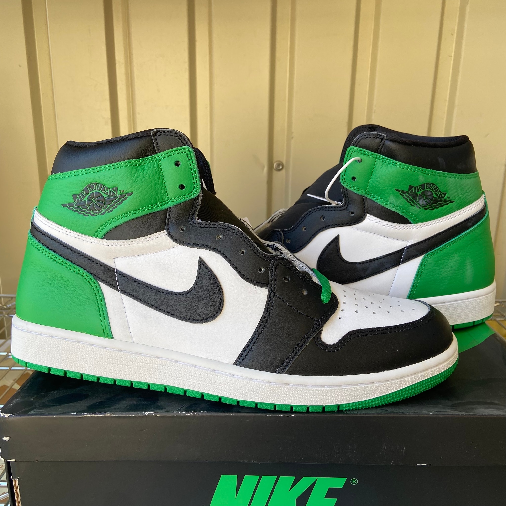 Nike Air Jordan 1 Retro High OG "Celtics/Black and Lucky Green" (2023)