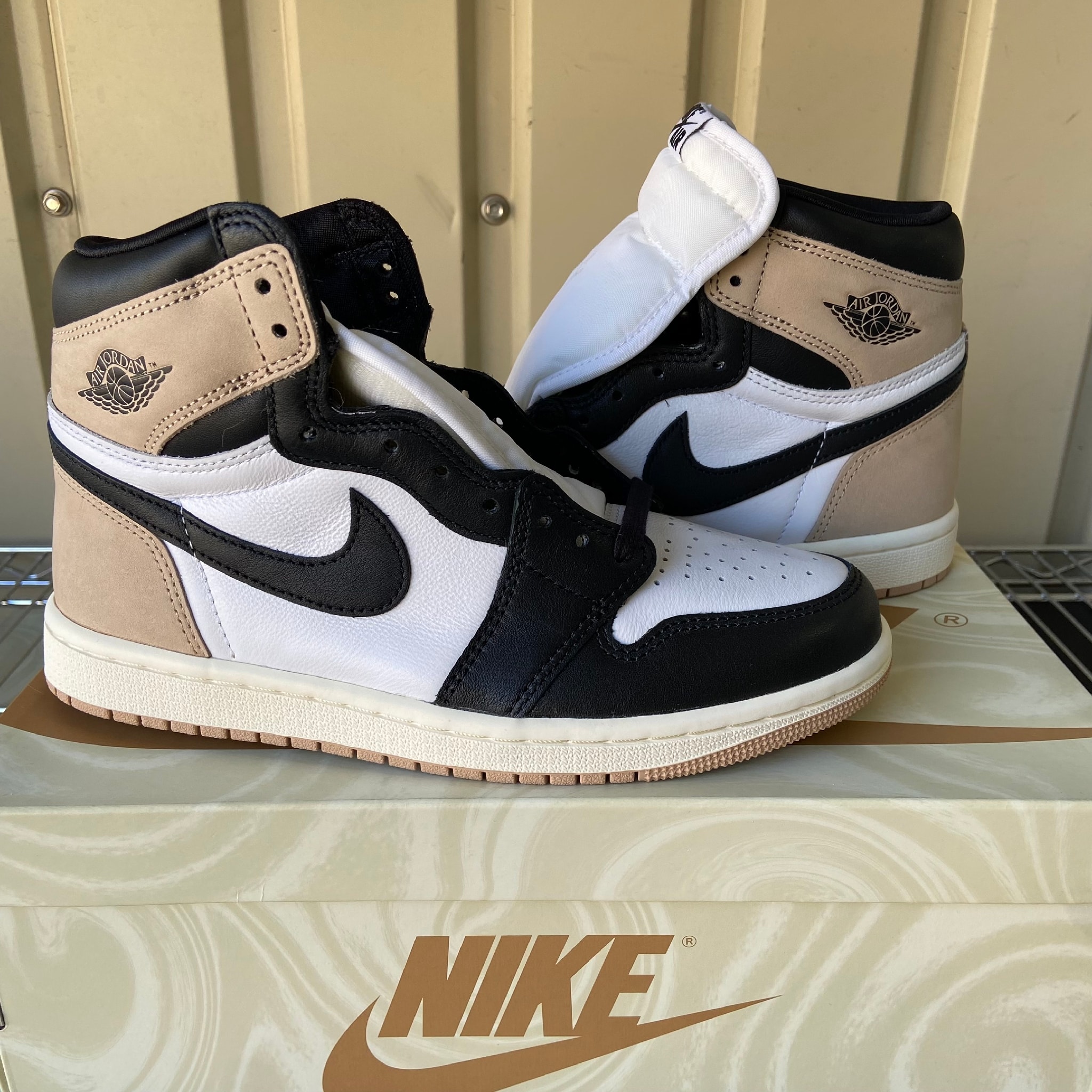 Nike Women's Air Jordan 1 Retro High OG "Latte"