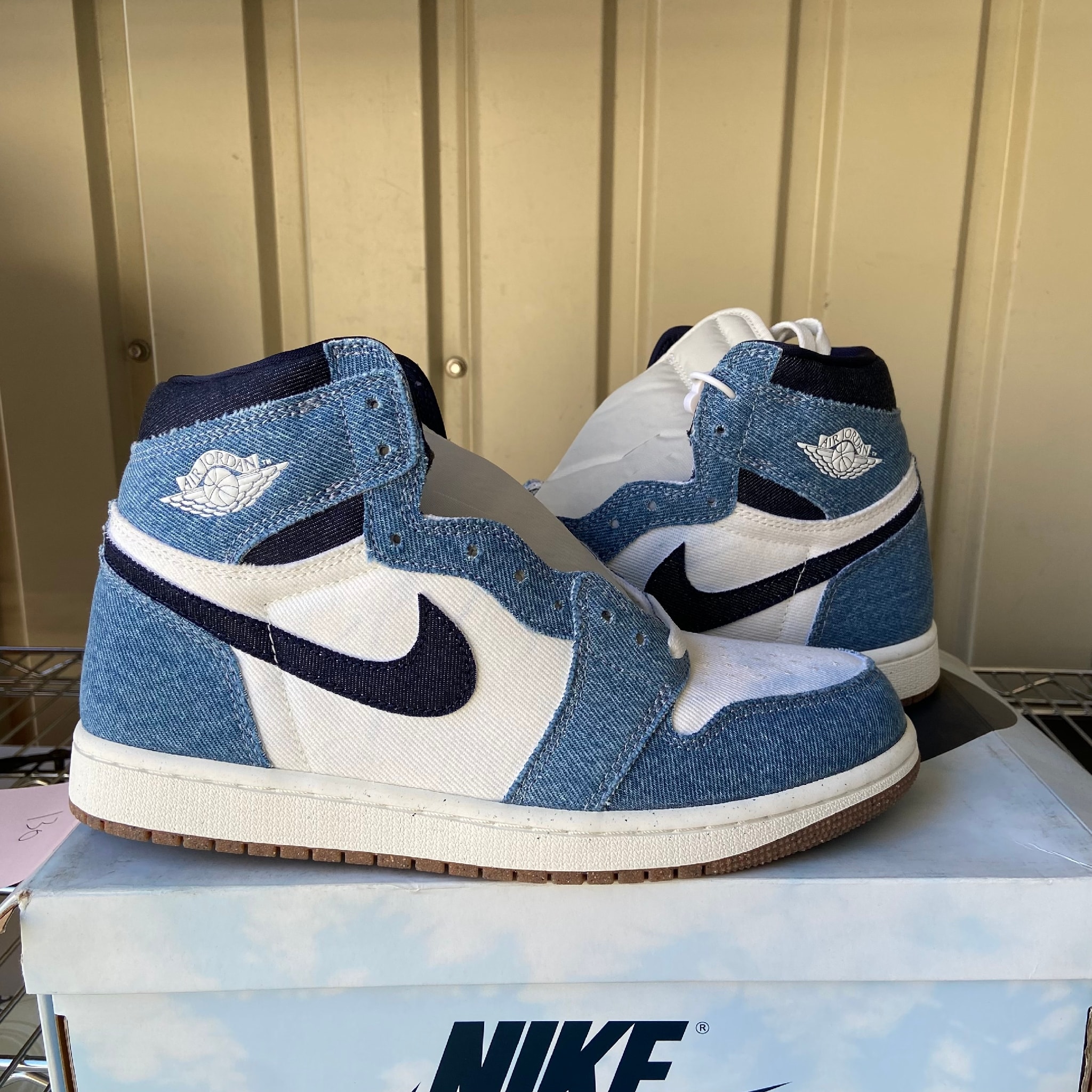 Nike Air Jordan 1 Retro High OG "Denim"