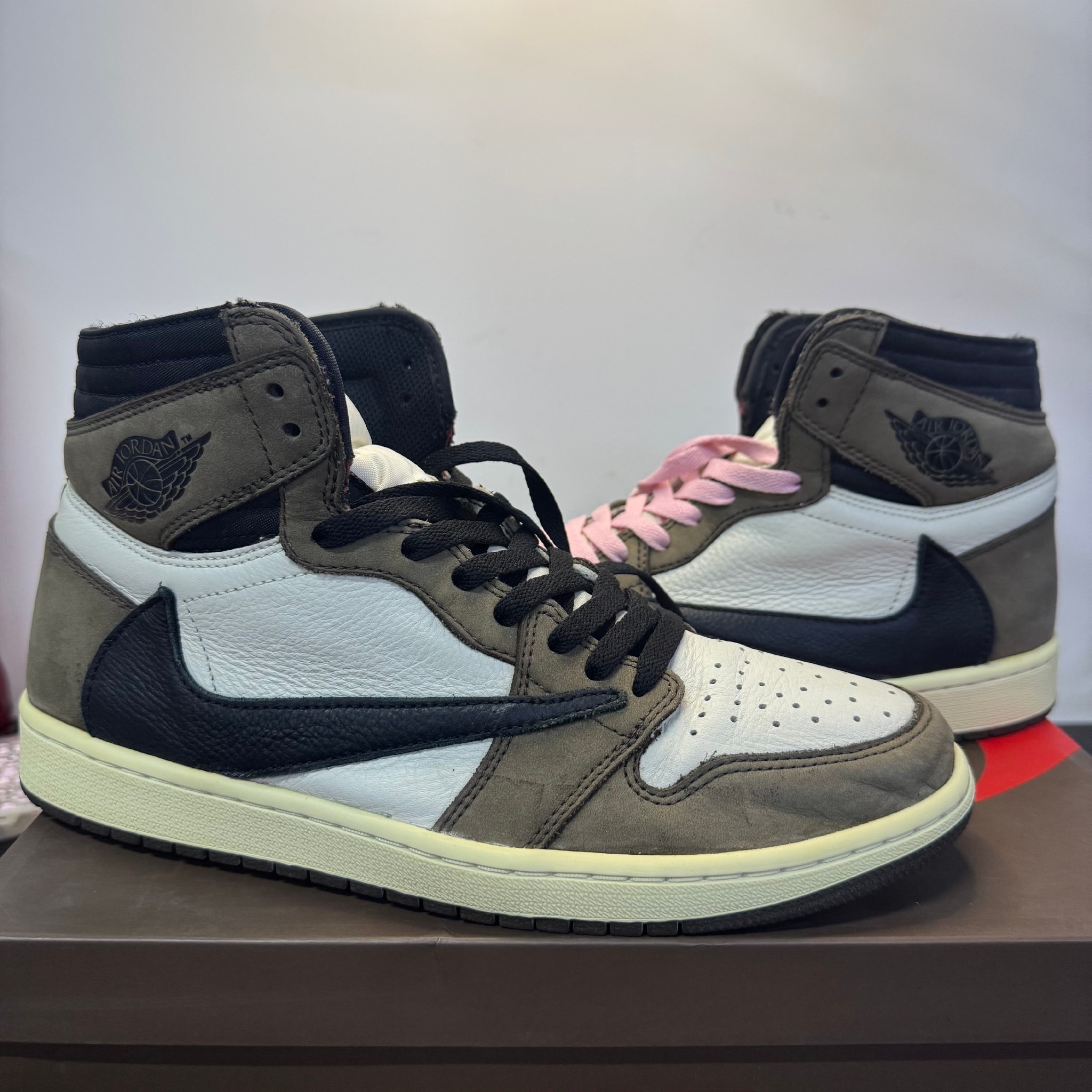 Travis Scott × Nike Air Jordan 1 Retro High OG TS SP "Sail/Dark Mocha"