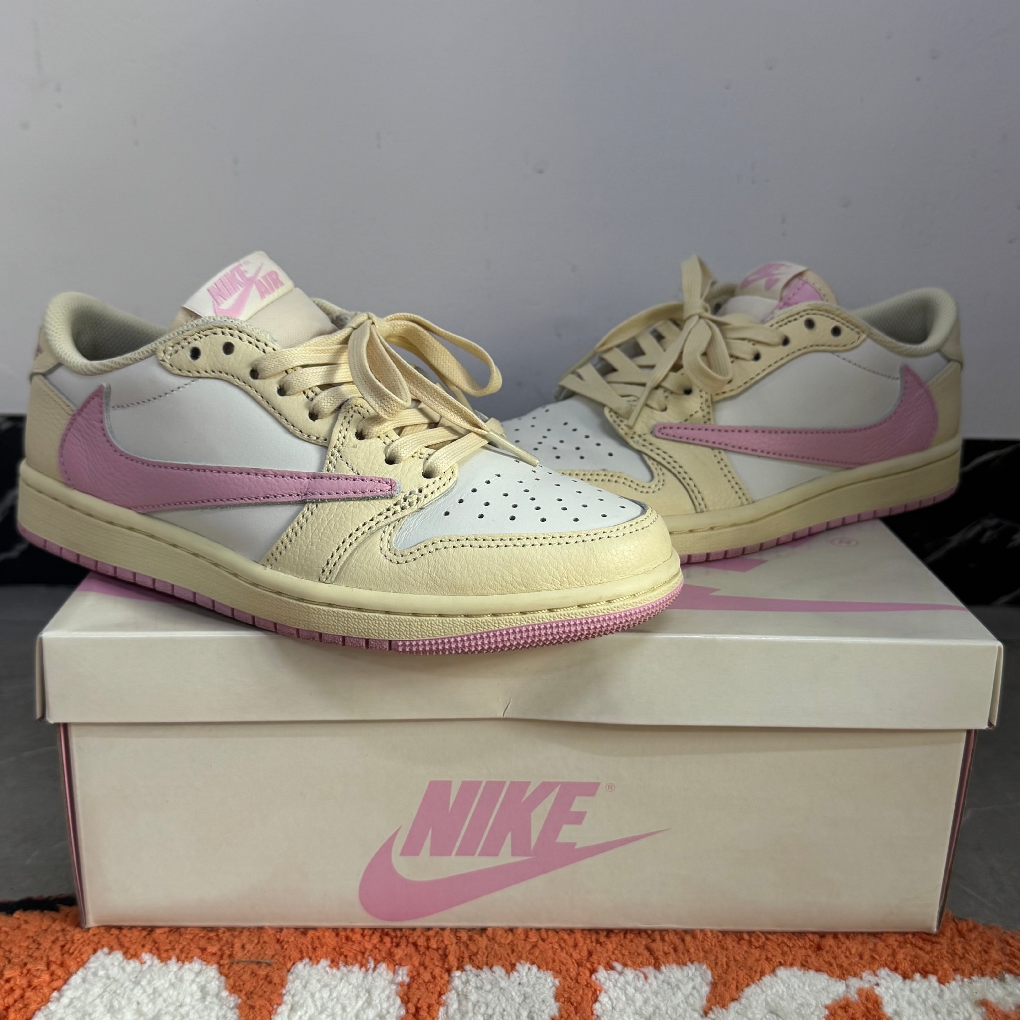 Travis Scott × Nike Air Jordan 1 Retro Low OG "Muslin/Shy Pink"