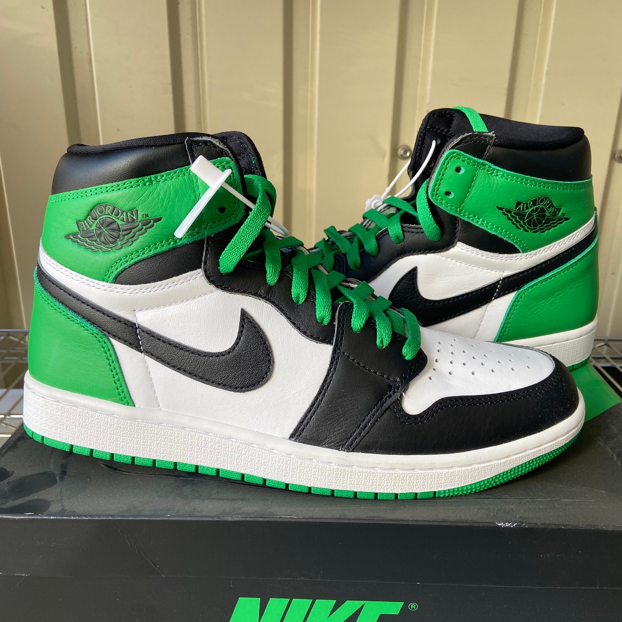 Nike Air Jordan 1 Retro High OG "Celtics/Black and Lucky Green" (2023)