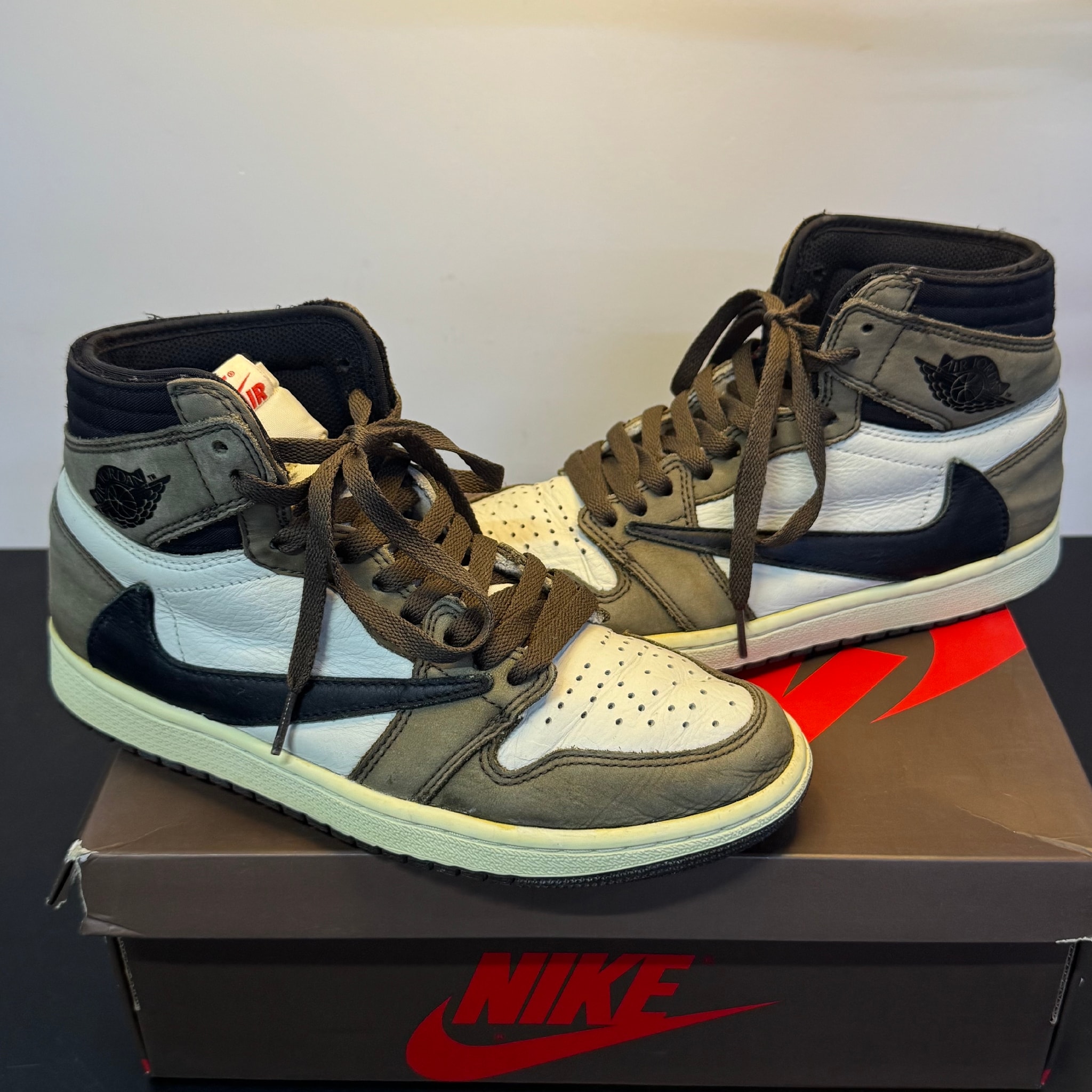 Travis Scott × Nike Air Jordan 1 Retro High OG TS SP "Sail/Dark Mocha"