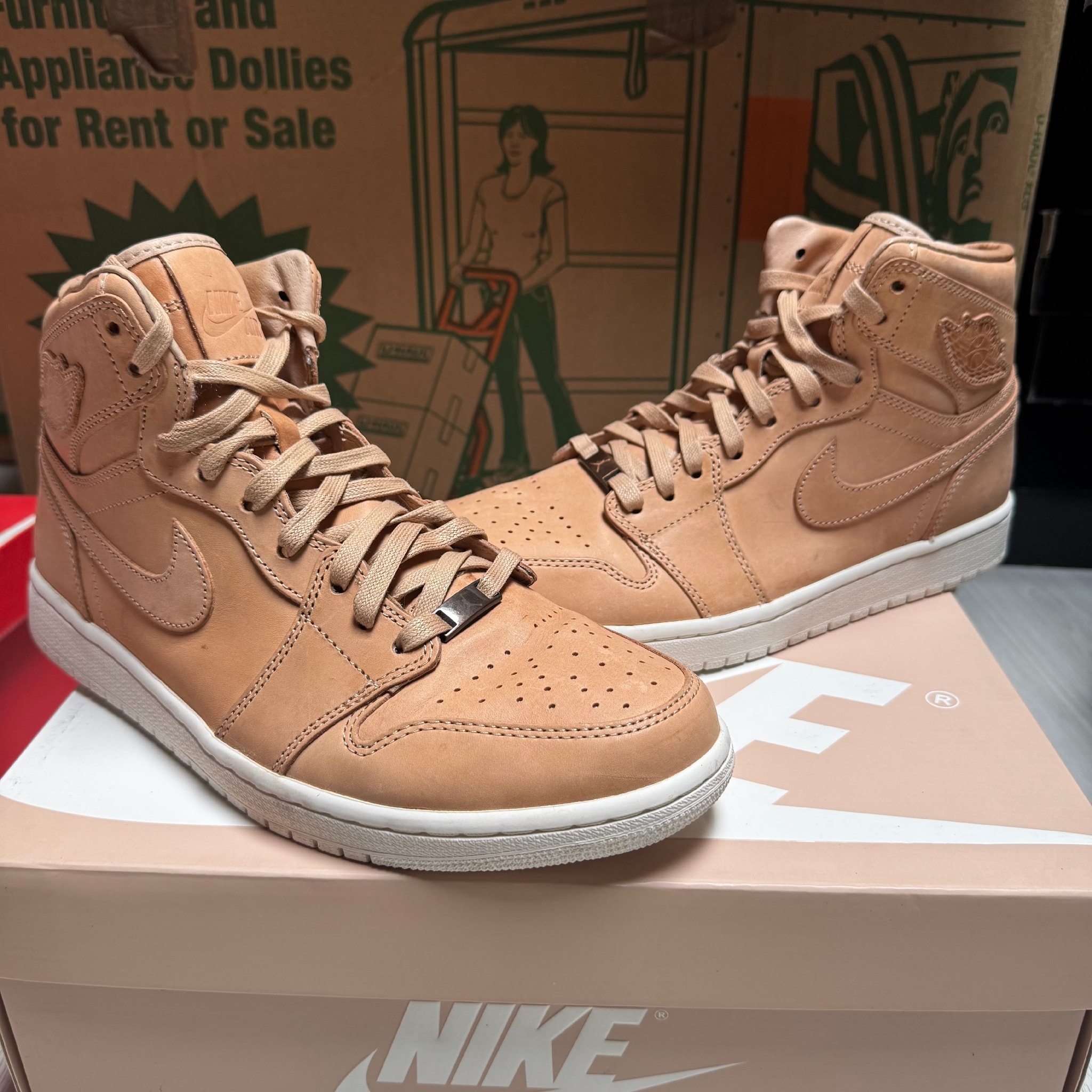 Nike Air Jordan 1 Retro High "Pinnacle Vachetta Tan"