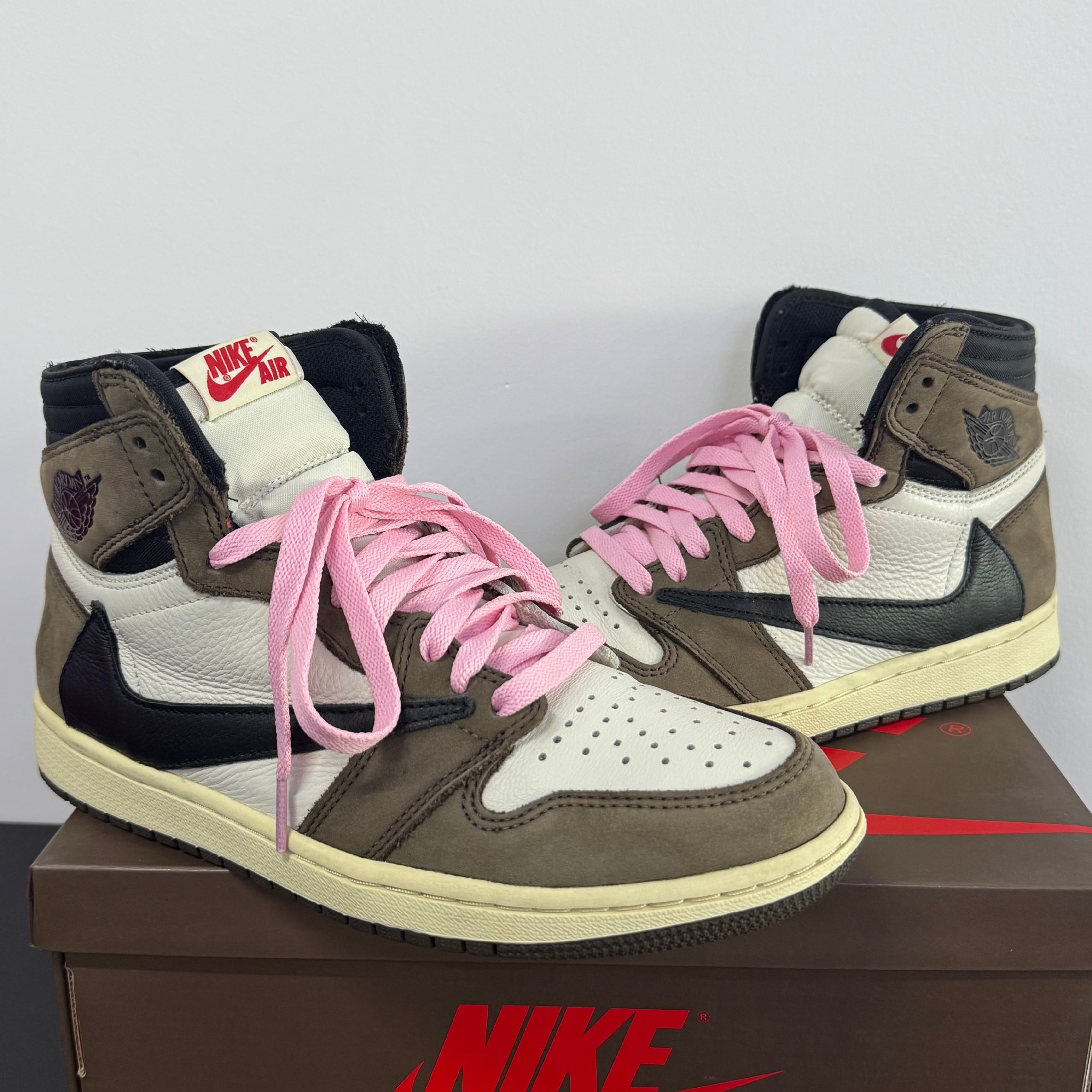 Travis Scott × Nike Air Jordan 1 Retro High OG TS SP "Sail/Dark Mocha"