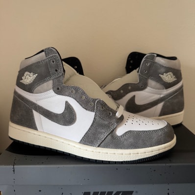 Nike Air Jordan 1 Retro High OG "Black and Smoke Grey"