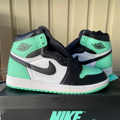 Nike Air Jordan 1 High OG "Green Glow"