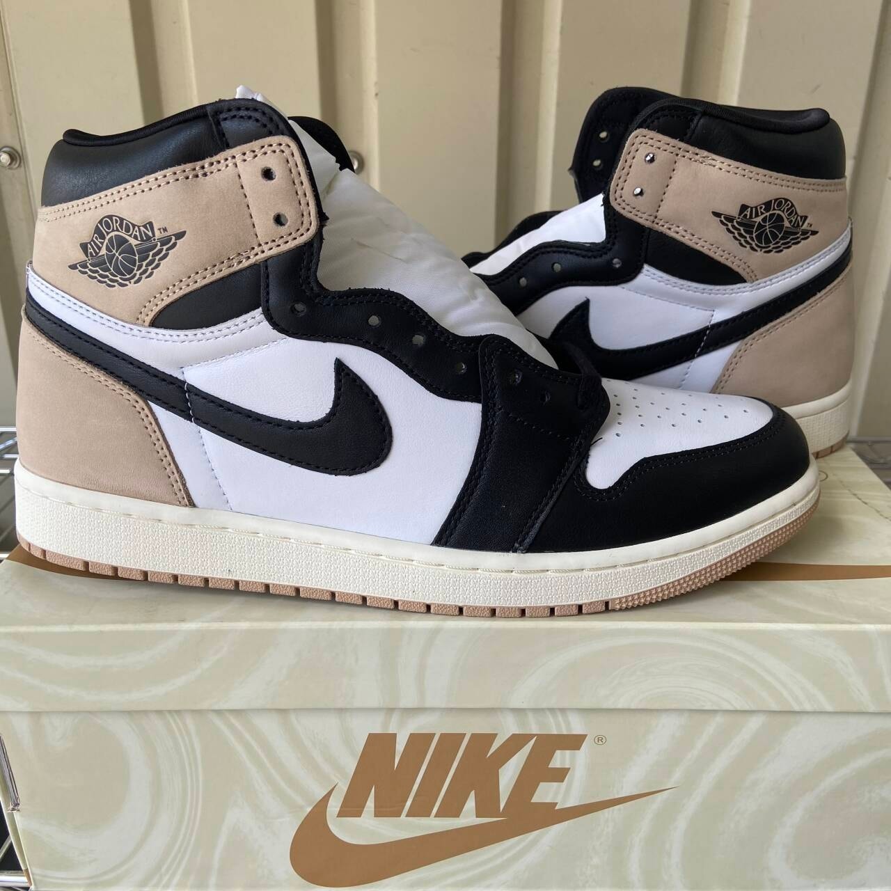 Nike Women's Air Jordan 1 Retro High OG "Latte"